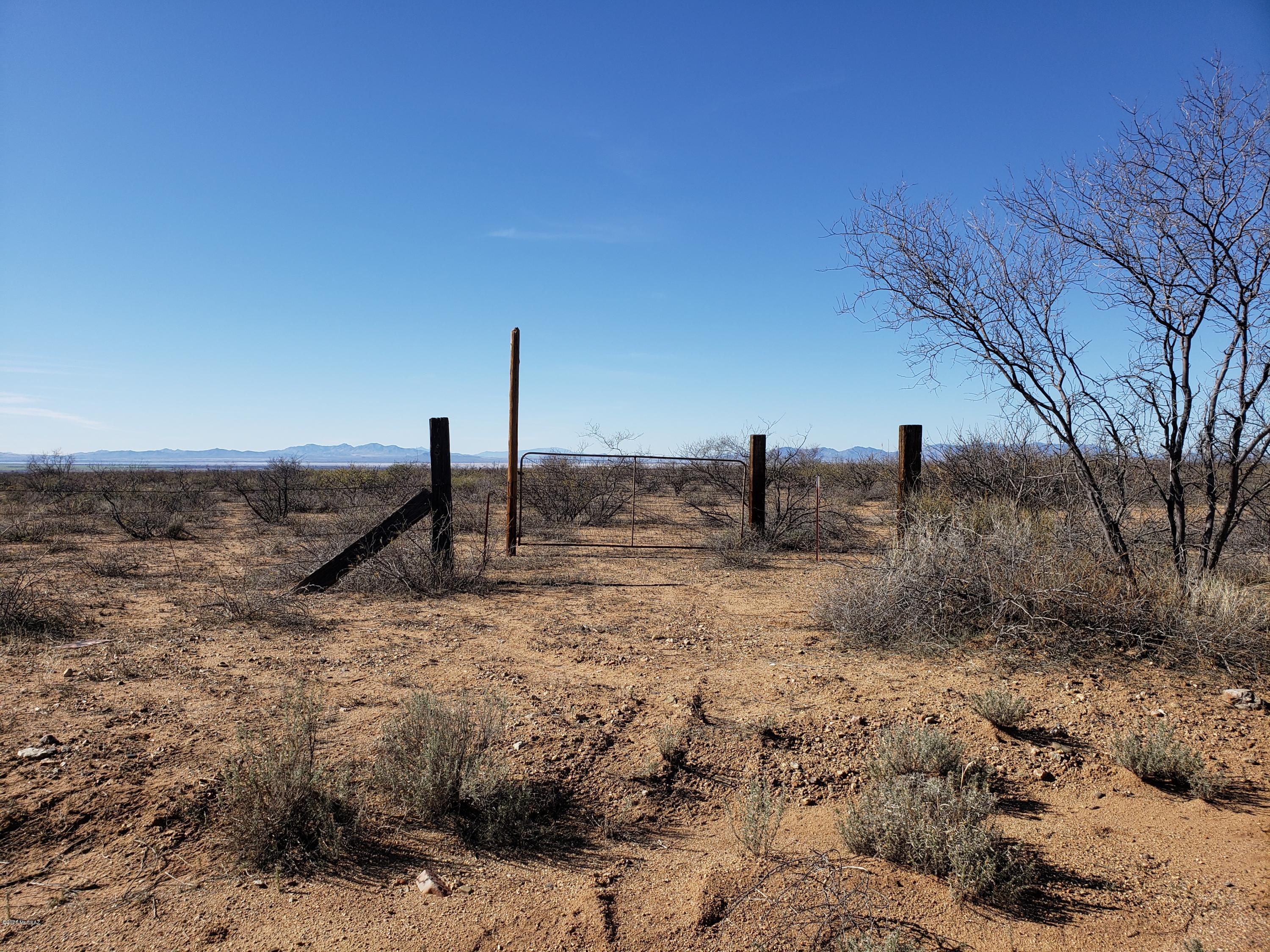 40.11 acre Parcel that borders BLM land on the West.  Great location for hunting in Unit 30B or Build your Dream Home  Please reference the Game and Fish Maps.

Can be purchased along with adjoining 40.19 acre parcel to the South (305-58-051).  These 2 parcels share a fence and equal 80.30 total combined acreage.