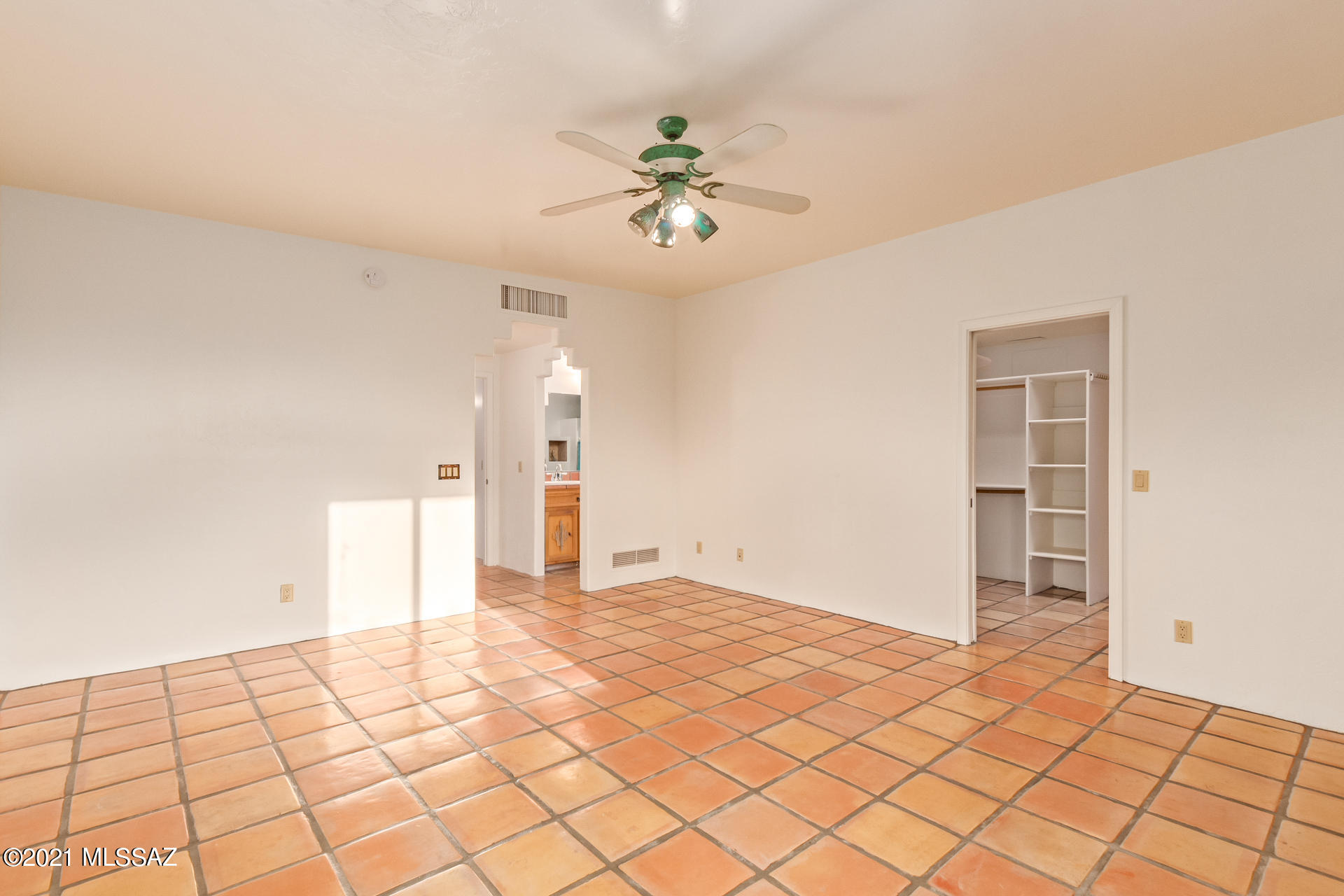 New Tucson Unit NO. 23 (140-261) - Residential