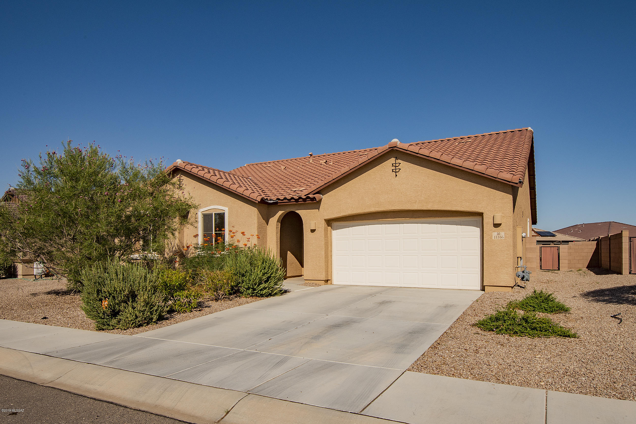 Seller will accept , reject or counter offers between $245000-$255000. Charming single story home in popular San Lucas. Perfect starter home or 2nd home.  Large open great room plan! Huge kitchen breakfast bar. Extended counters in dining area. Stainless steel appliances. Double oven. Walk in pantry. Tile floors, 8 ft doors.  Carpet in bedrooms. Good sized bedrooms.  3 BR + den. Master bedroom with plenty of space. Master bath has large shower . Walk in closet.  Ceiling fans in every room.  Large laundry room  is plumbed for a laundry tub. It also has a gas stub for the dryer. There are a few cabinets in the laundry rm as well.  Extended covered patio.  Large yard. 2.5 car garage for extra storage space. Nearby parks, walking/jogging trails basketball & volleyball are perfect for everyone