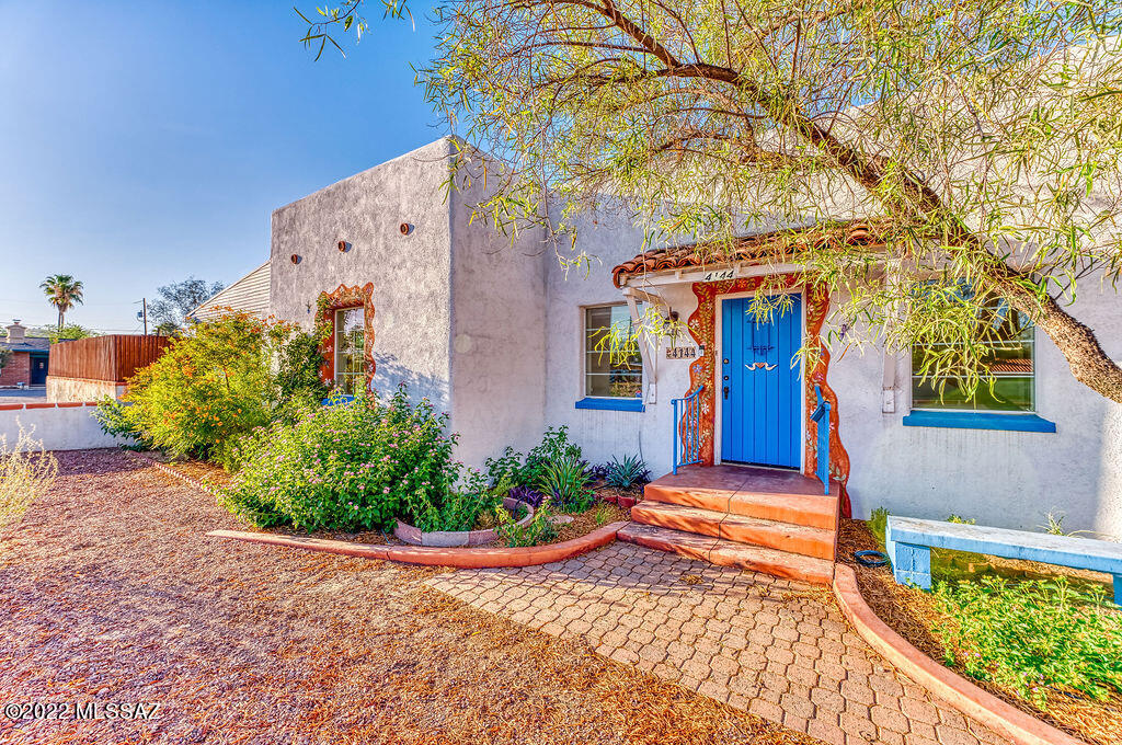 Classic, elegant and rich in history, this beautiful 3 bed 2 bath house has over 1800 square feet. Nestled at the border of the San Clemente neighborhood, this home has gorgeous wood flooring, several extraordinary hand painted murals and artistic touches, warm rounded corners and plenty of multi-use/flexible spaces. Central location and yet 3 car garage (two bay can easily be converted back from current recreational room use). Seller has started process with the city to attain zoning (currently R-1) changes for possible business use (buyer to verify). Previous owners have used property as a business (Nuerotherapy / Psychotherapist office) Call/Text agent with any questions.