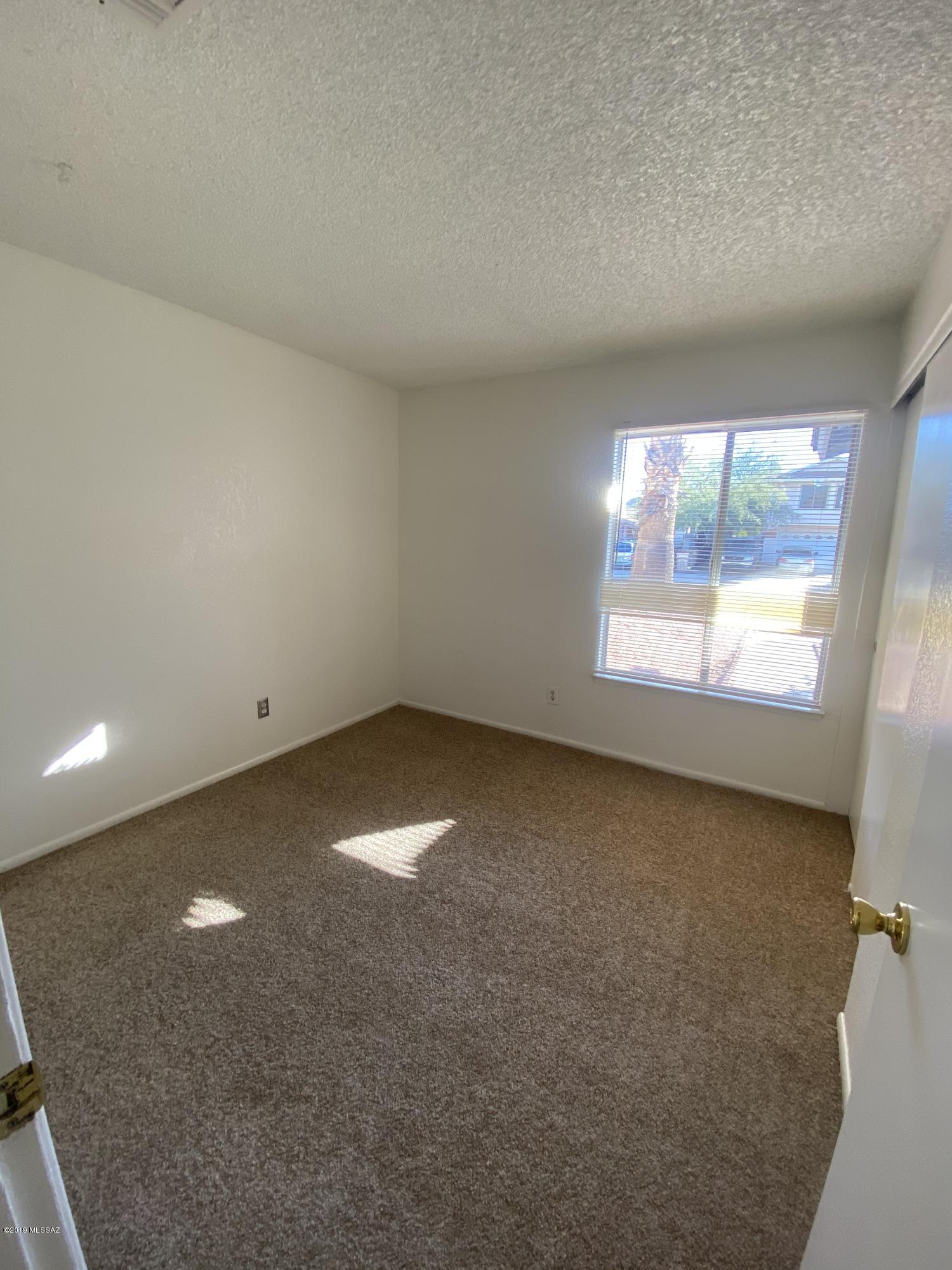 Mission West (1-370) - Residential