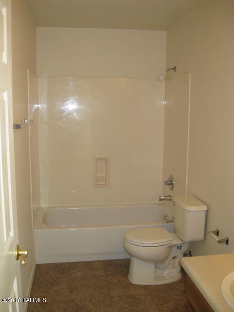 Riverhaven (1-373) - Residential Lease