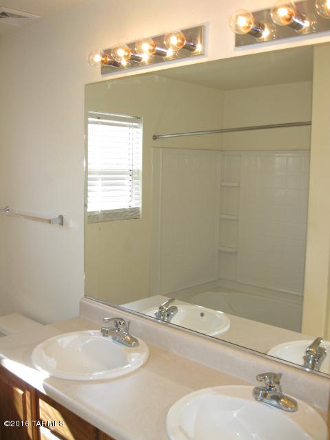 Riverhaven (1-373) - Residential Lease