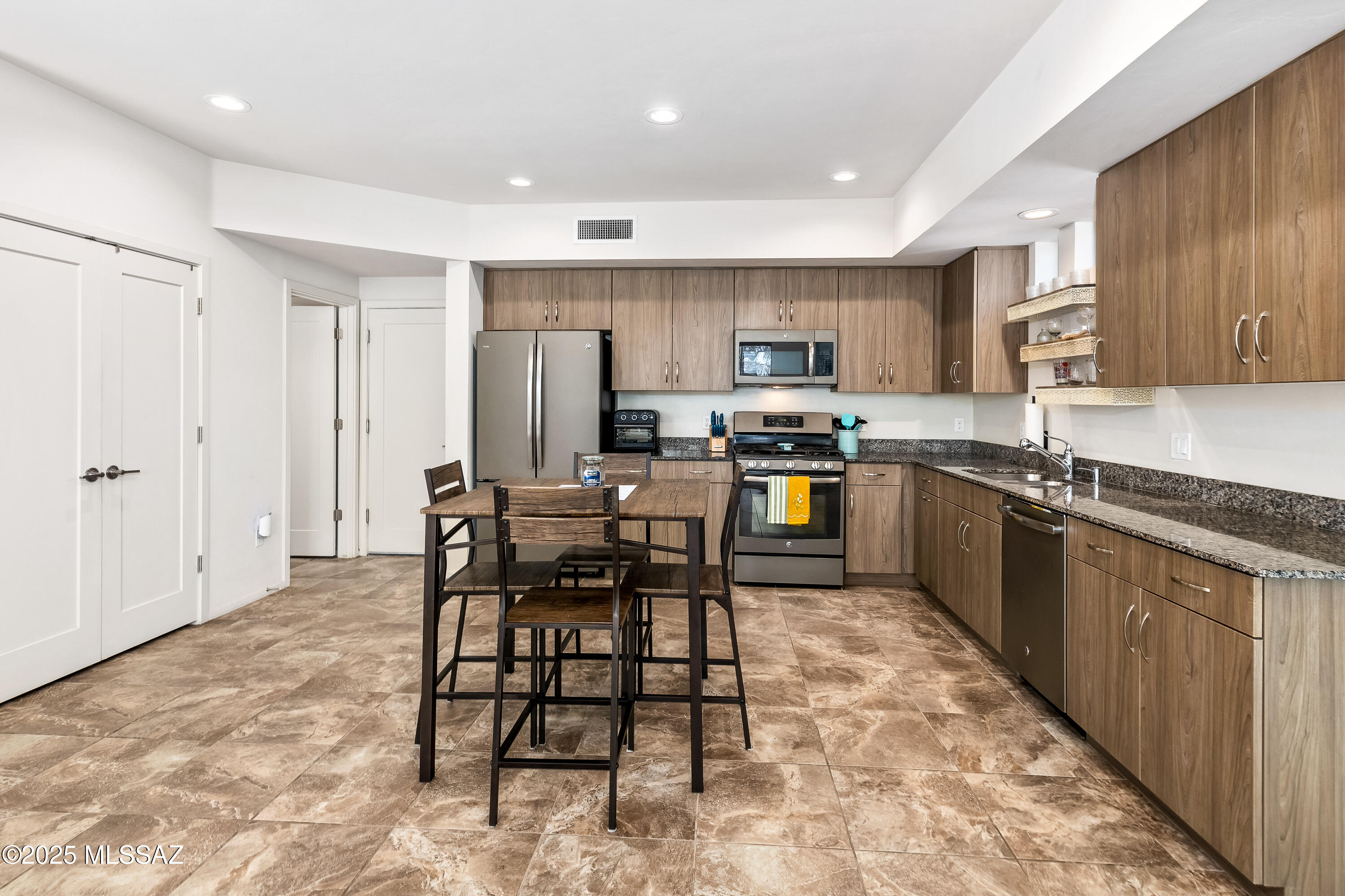 Park Modern SQ20153240738 - Residential