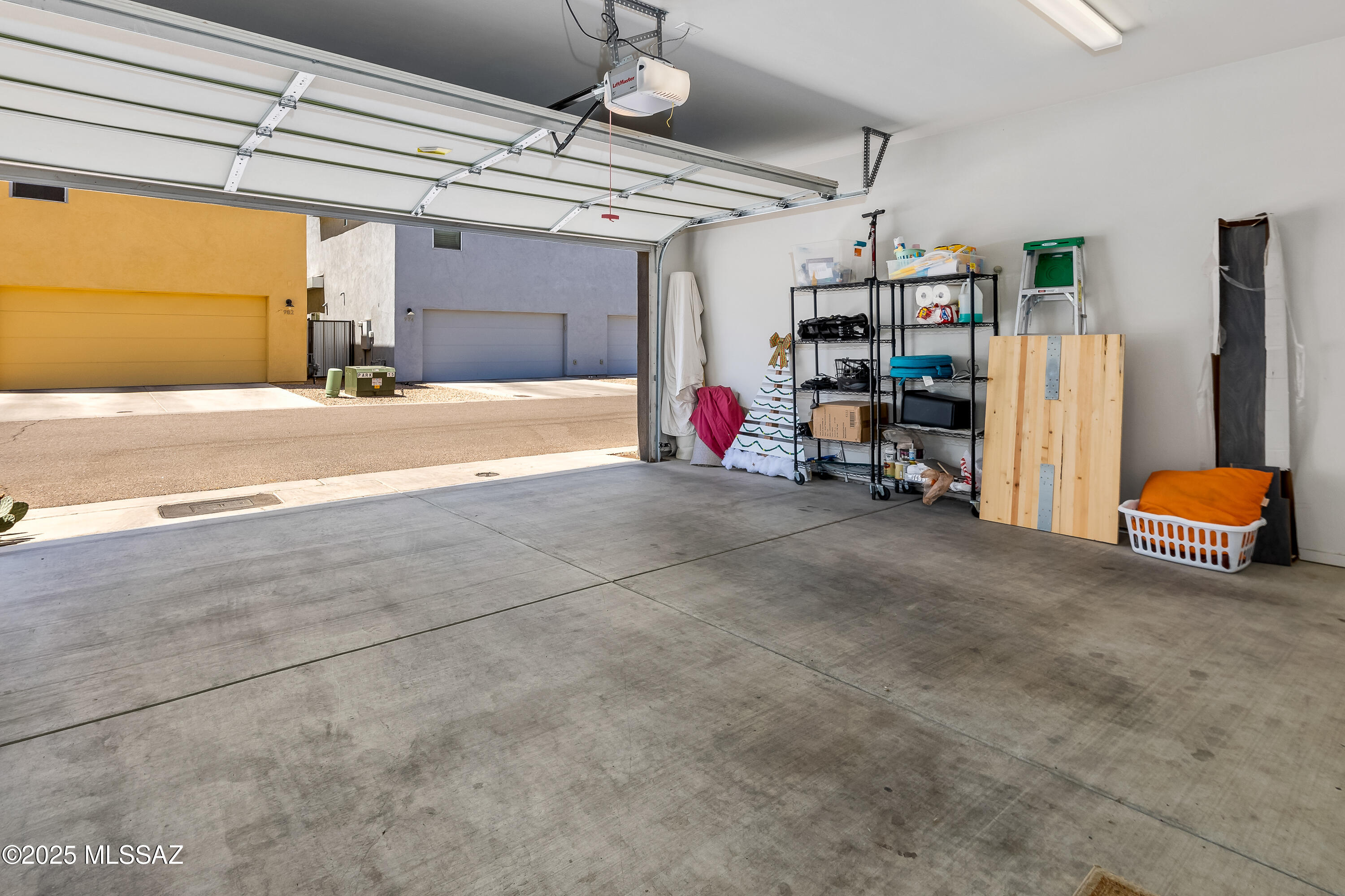Park Modern SQ20153240738 - Residential