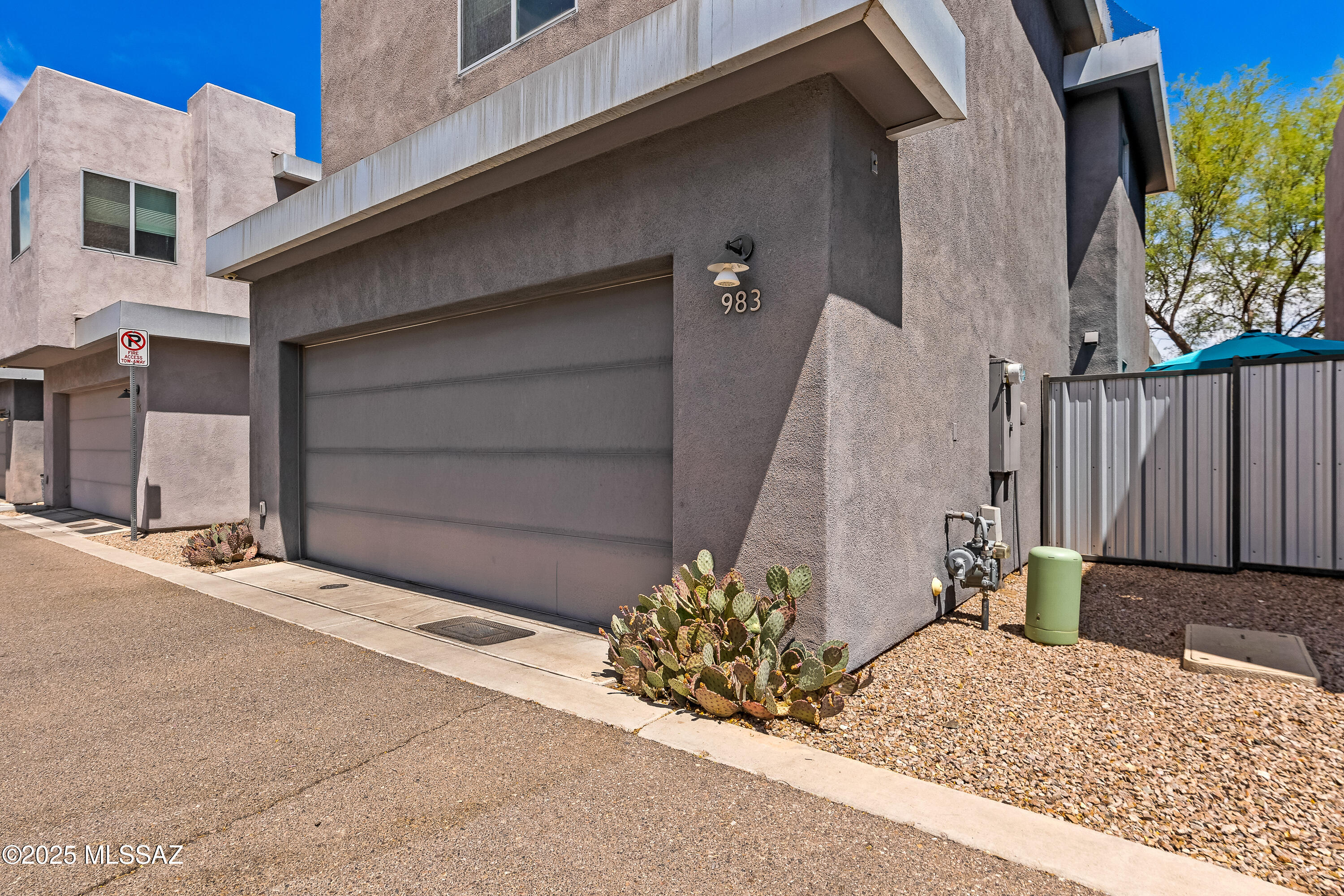 Park Modern SQ20153240738 - Residential