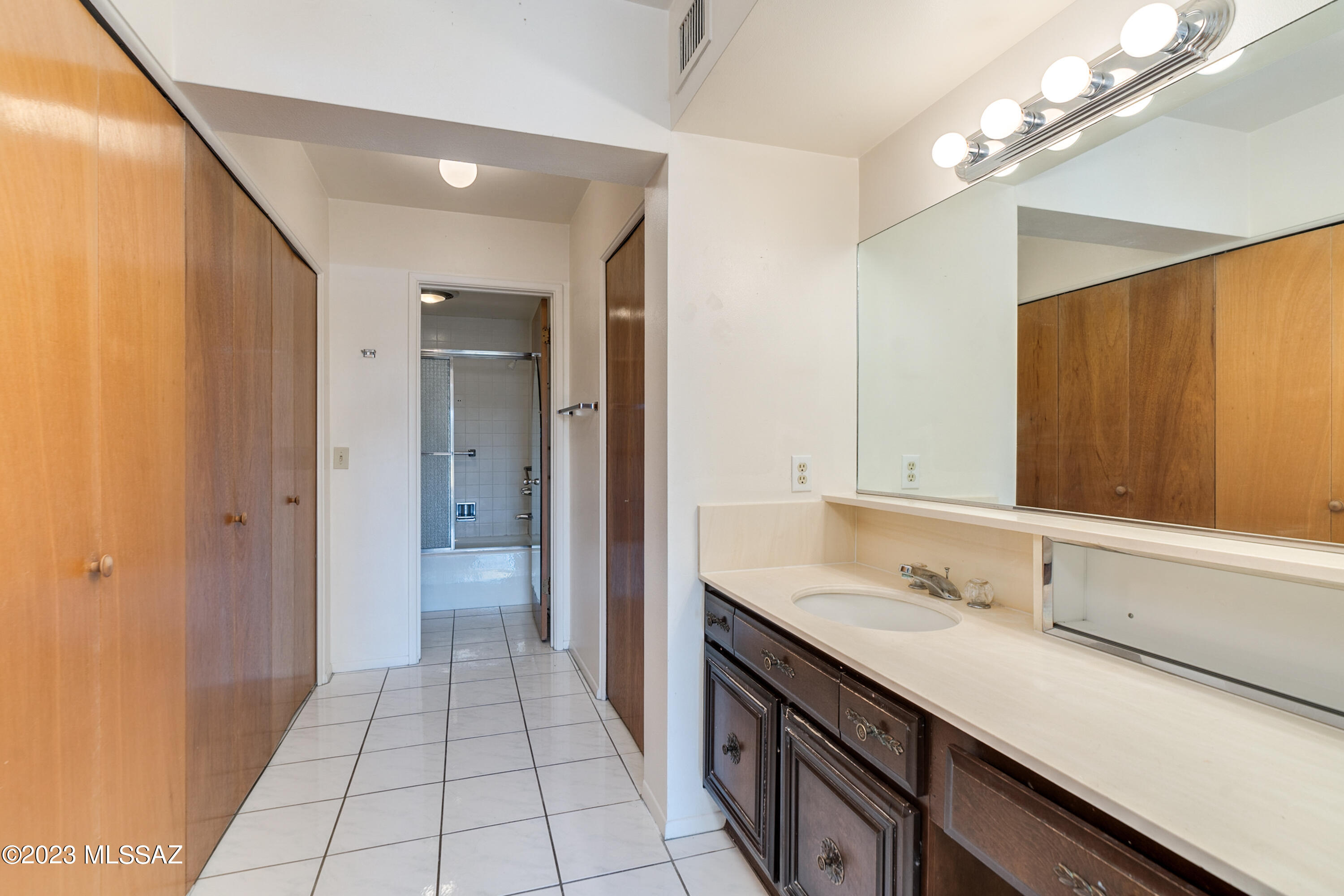 Country Club Heights - Residential