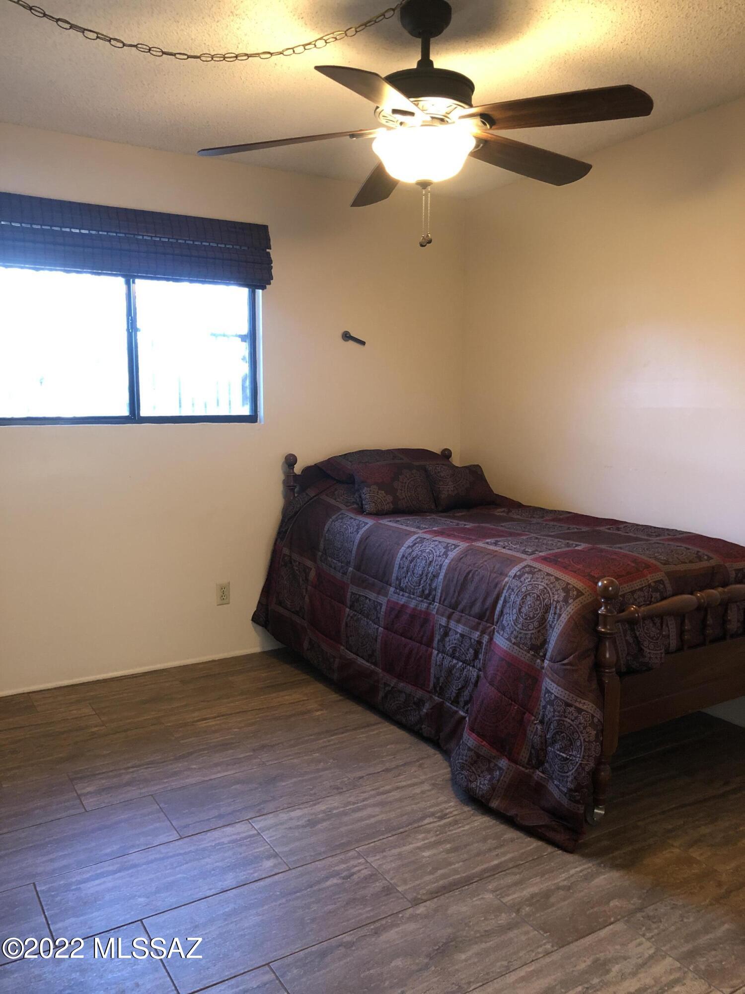 Broadway East (1-112) - Residential