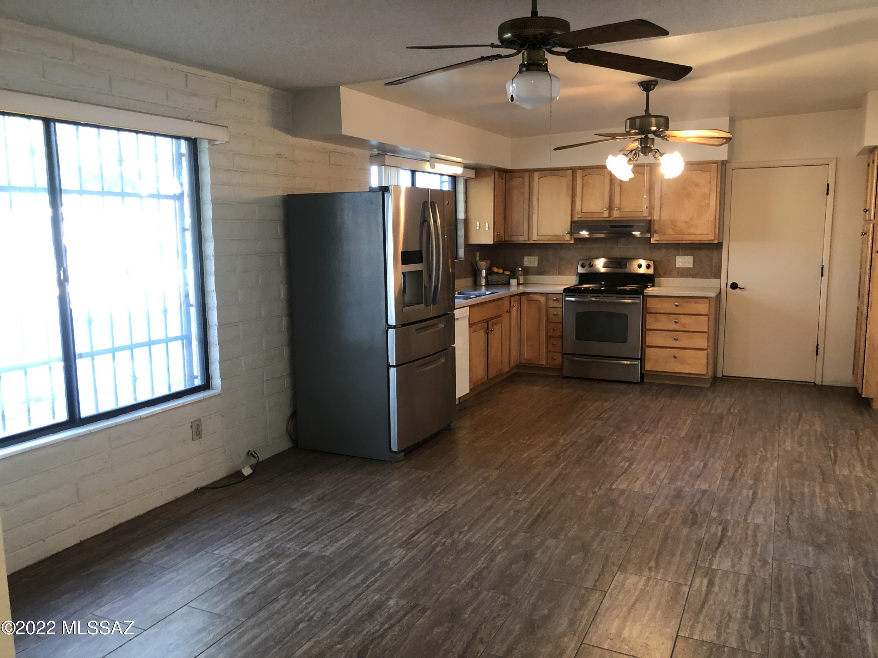 Broadway East (1-112) - Residential