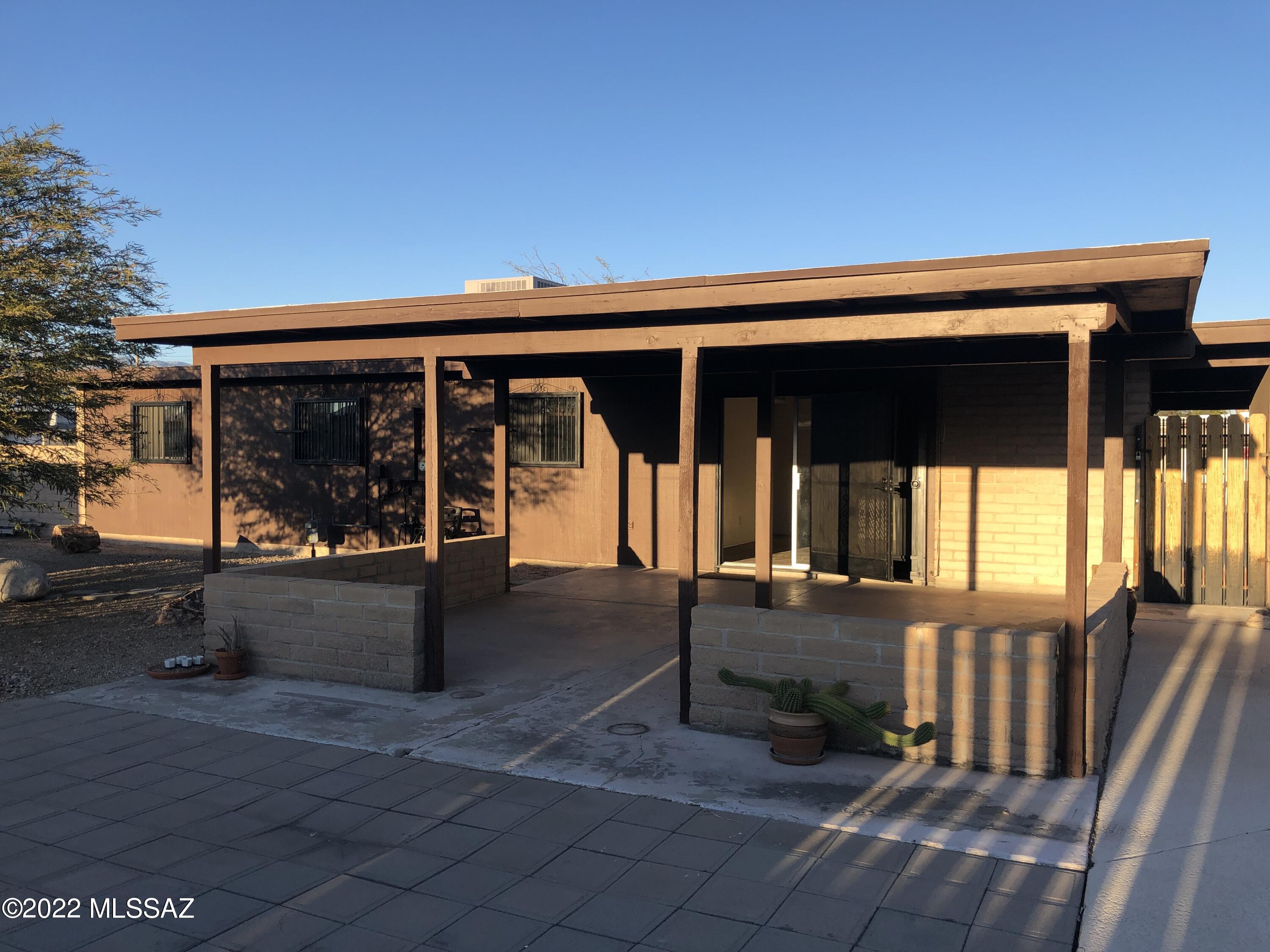 Broadway East (1-112) - Residential