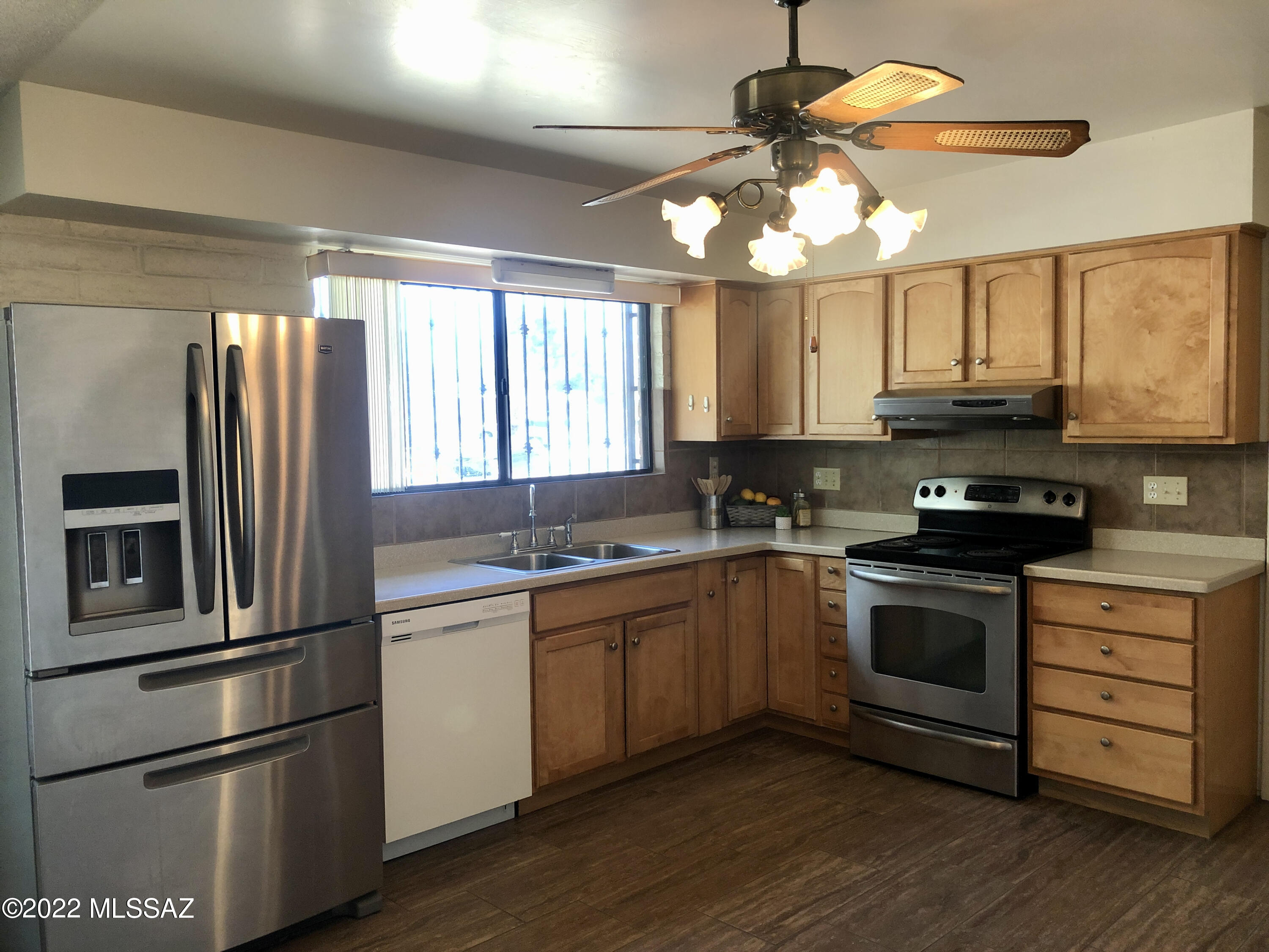 Broadway East (1-112) - Residential