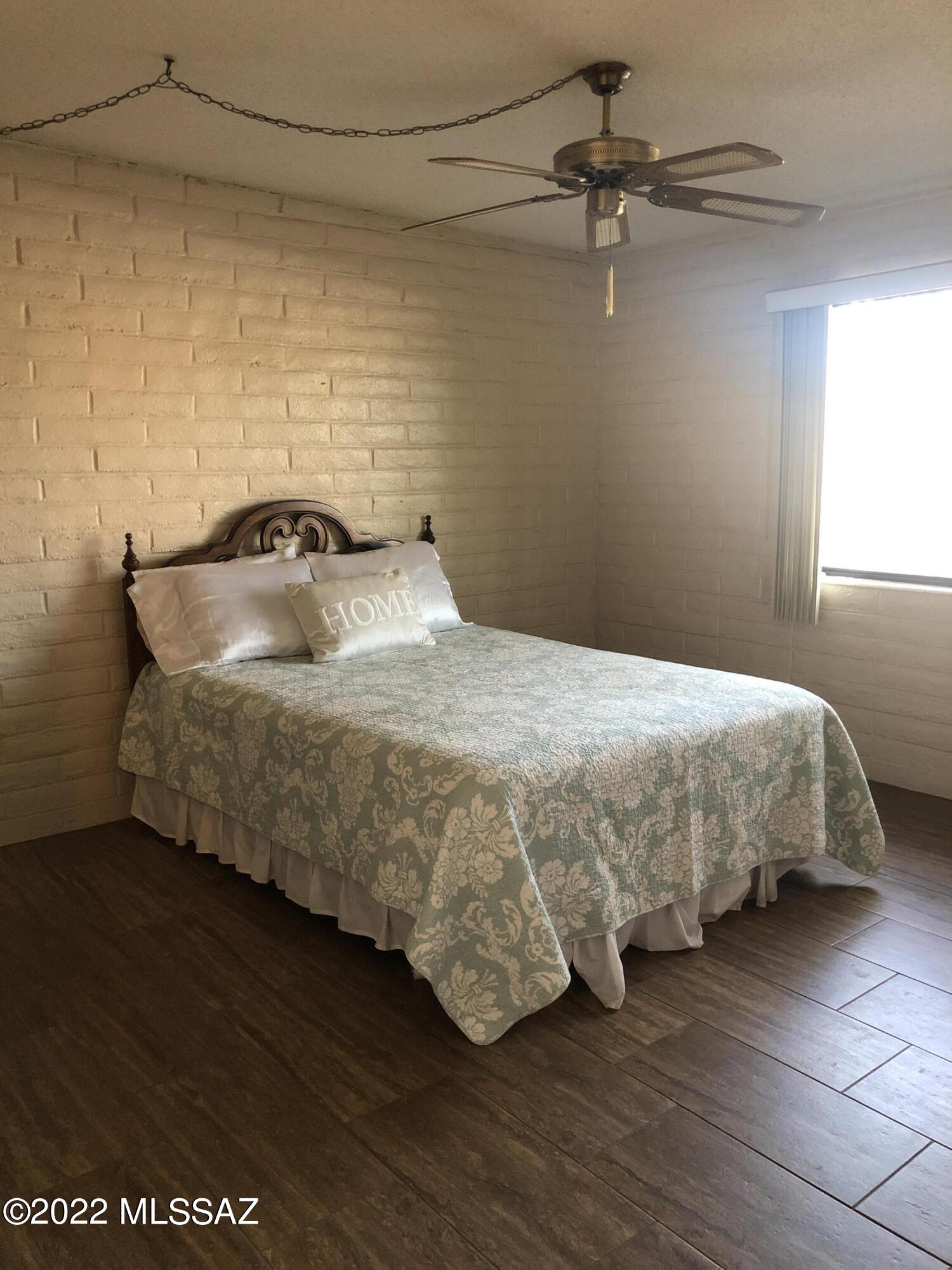 Broadway East (1-112) - Residential