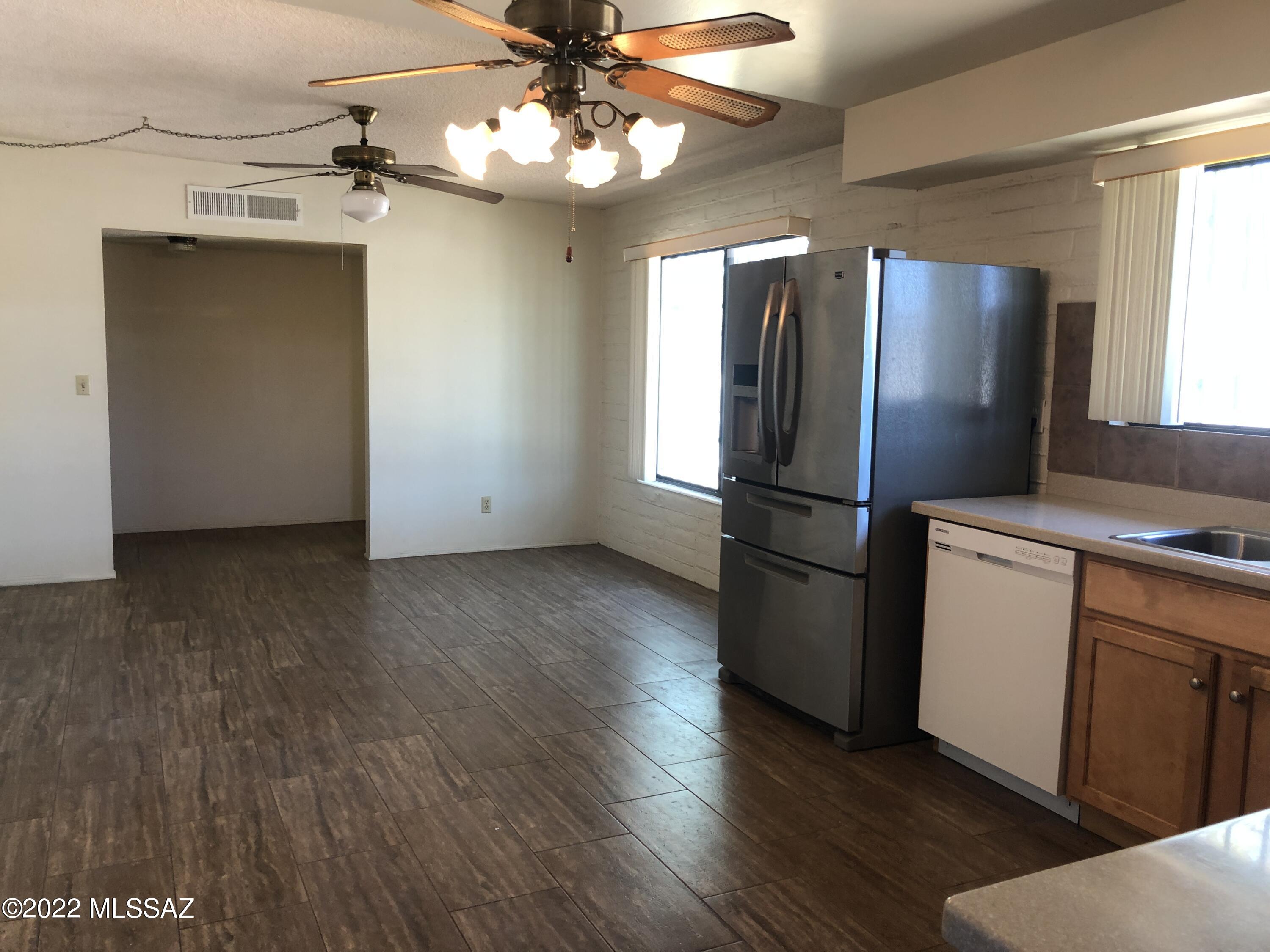 Broadway East (1-112) - Residential