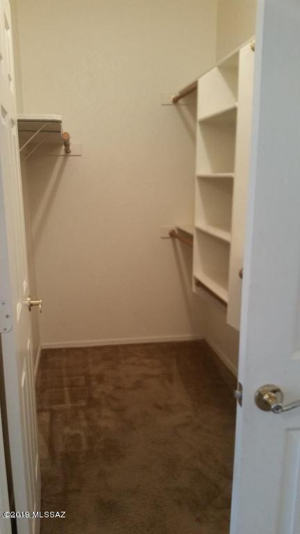Hacienda Del Oro (1-78) - Residential Lease