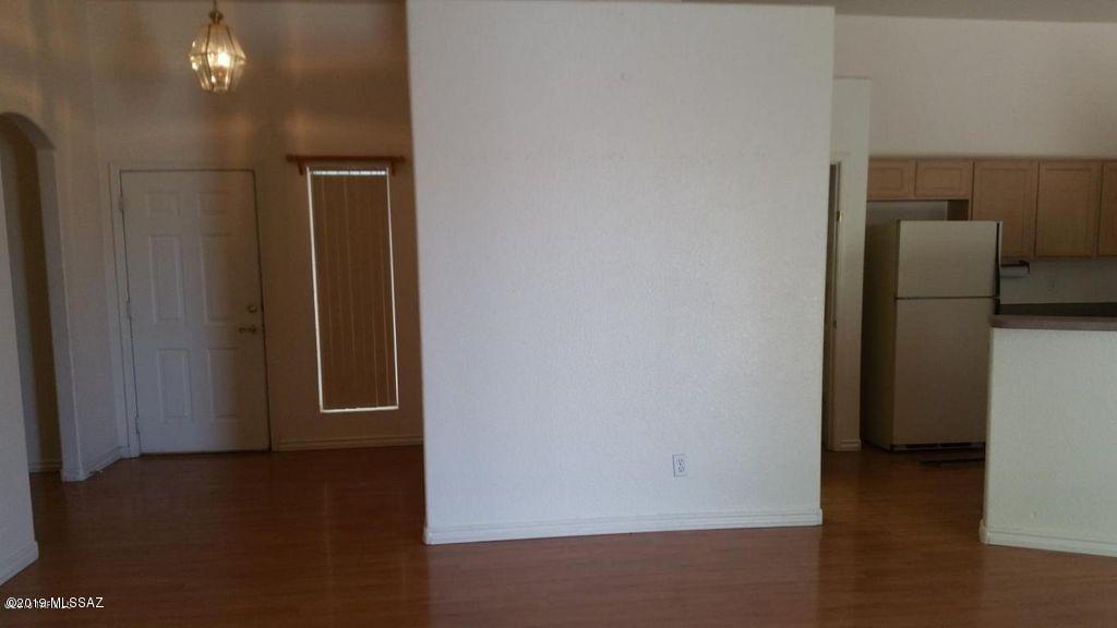 Hacienda Del Oro (1-78) - Residential Lease