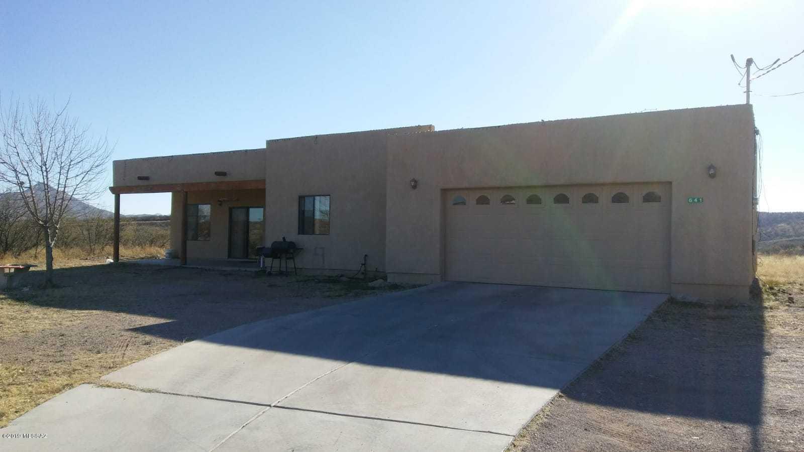 Santa Fe style home spacious open floor plan with views sits on 6.19 acres for privacy.
Easy to show tenants have been given notice to vacate. All electric spacious bedrooms, jacuzzi show and sell.
