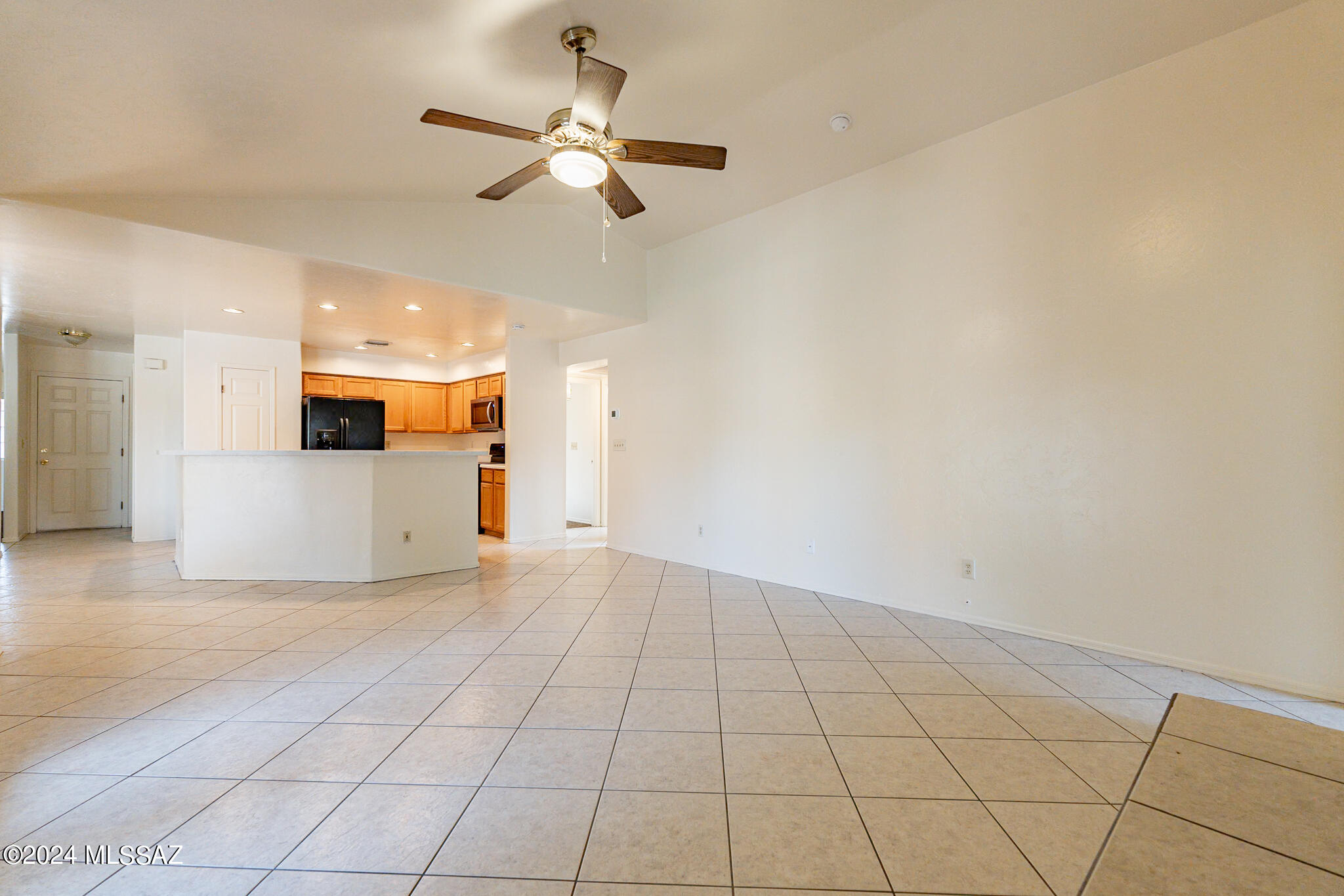 Sonrisa (1-121) - Residential Lease