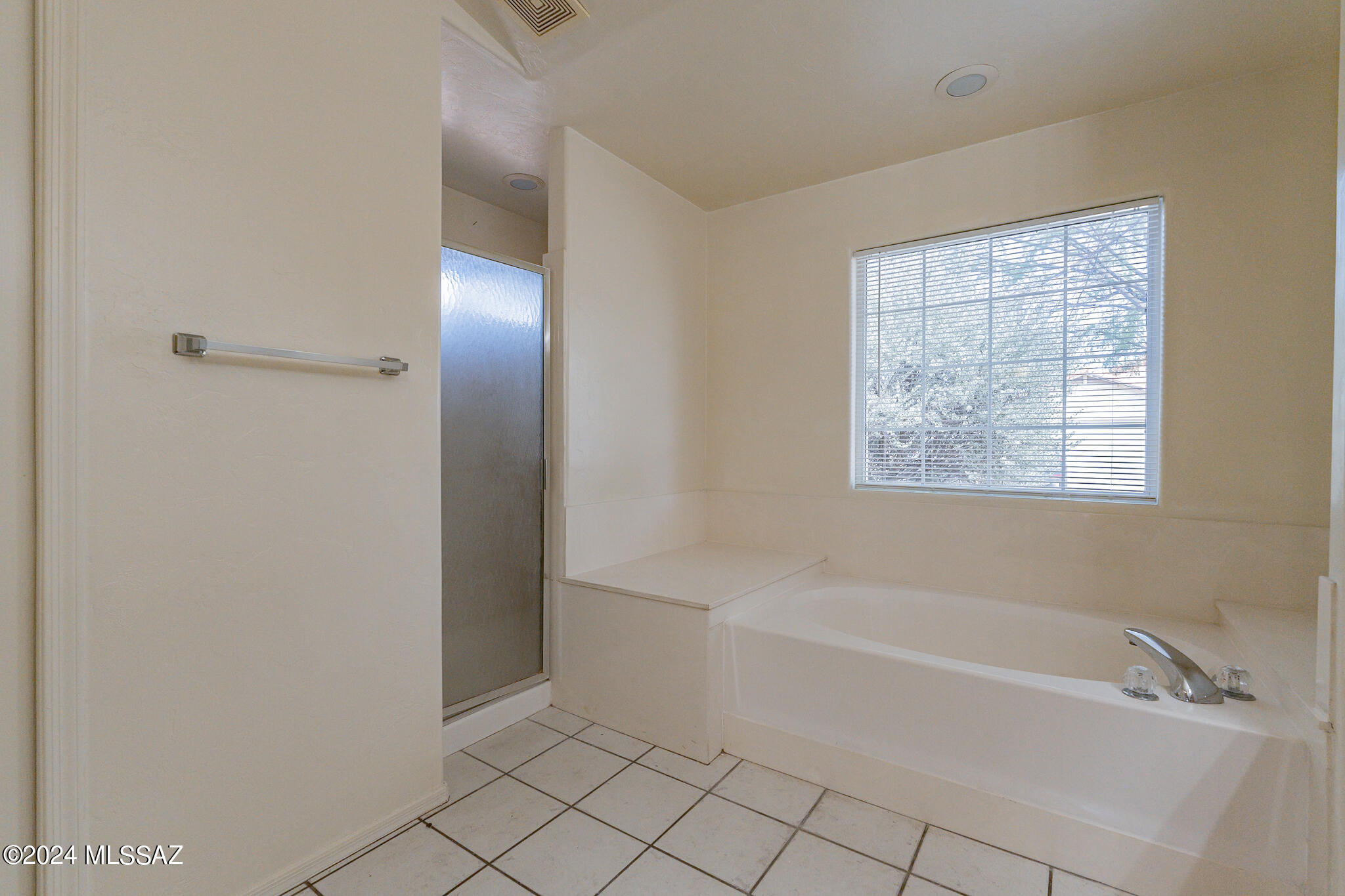 Sonrisa (1-121) - Residential Lease