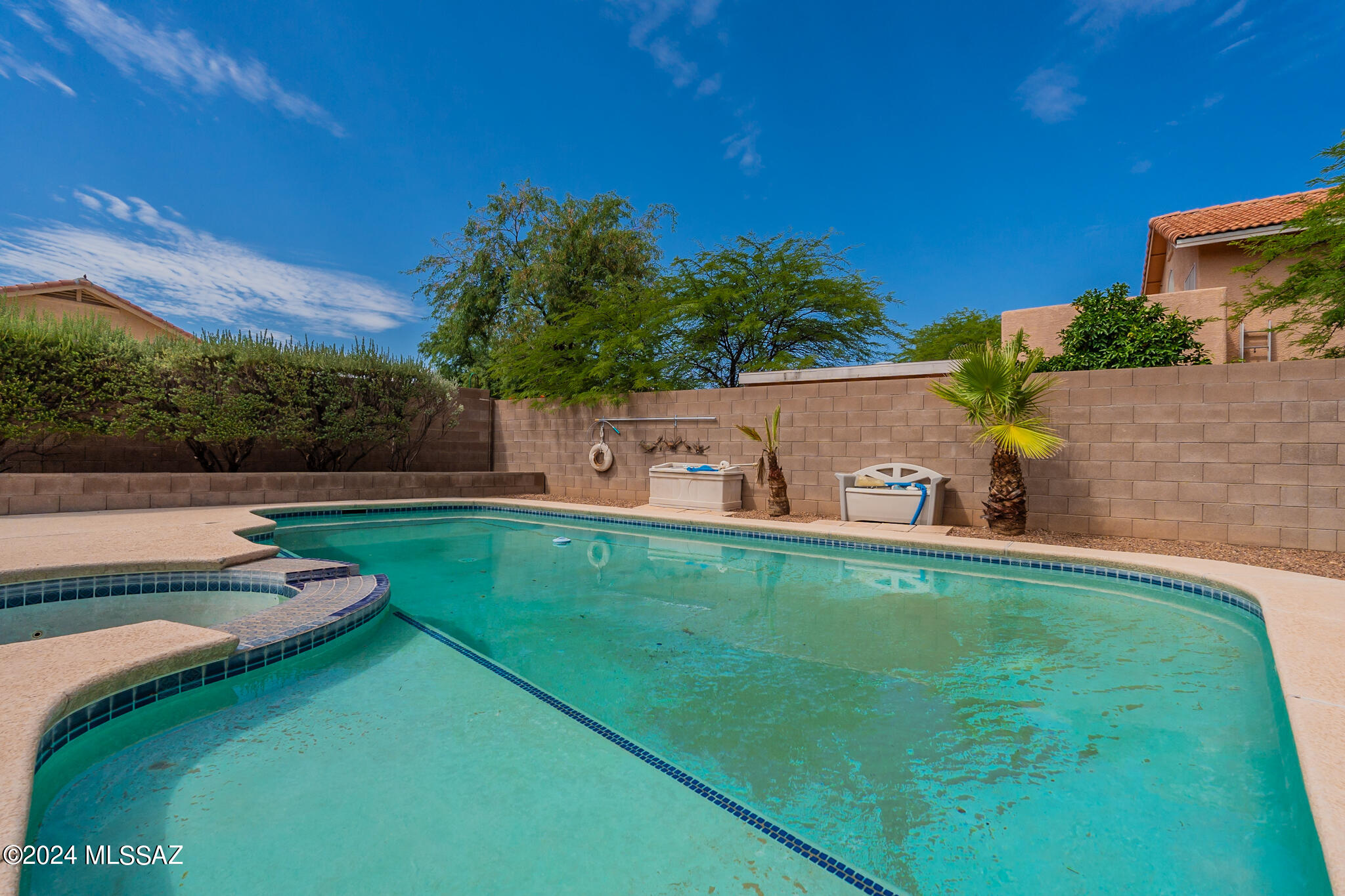 Sonrisa (1-121) - Residential Lease