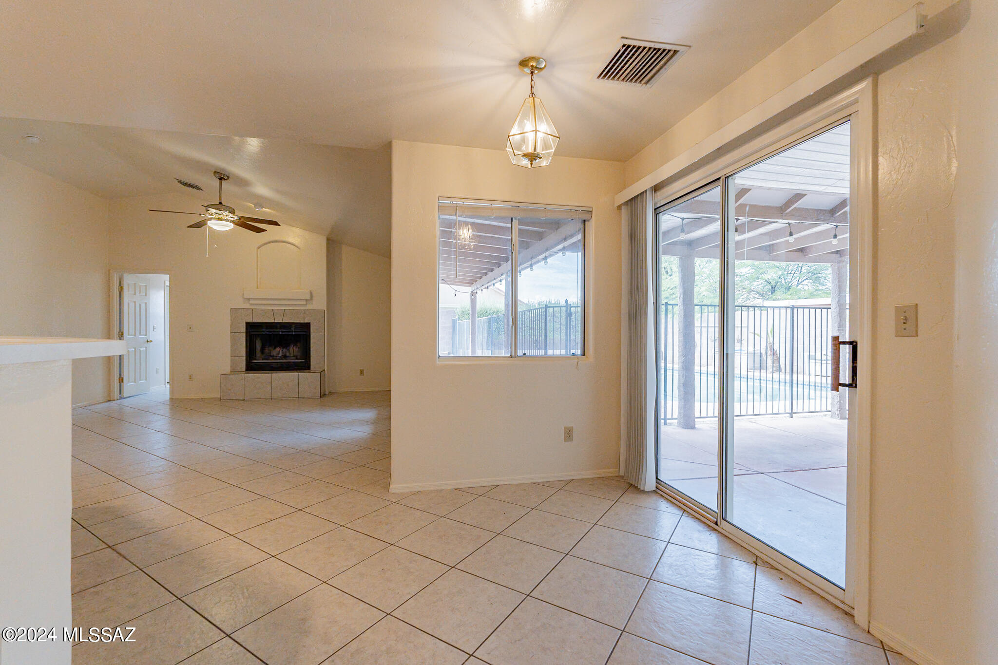 Sonrisa (1-121) - Residential Lease