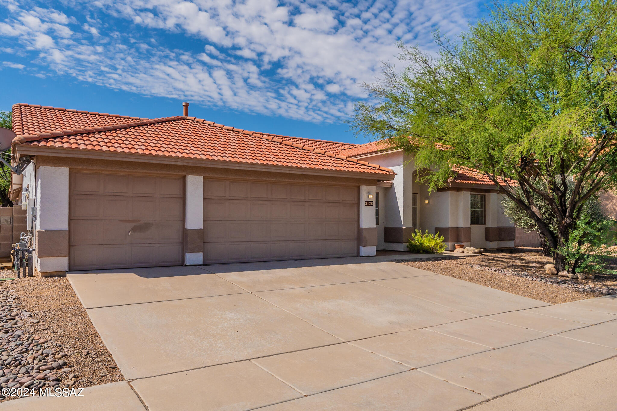 Sonrisa (1-121) - Residential Lease