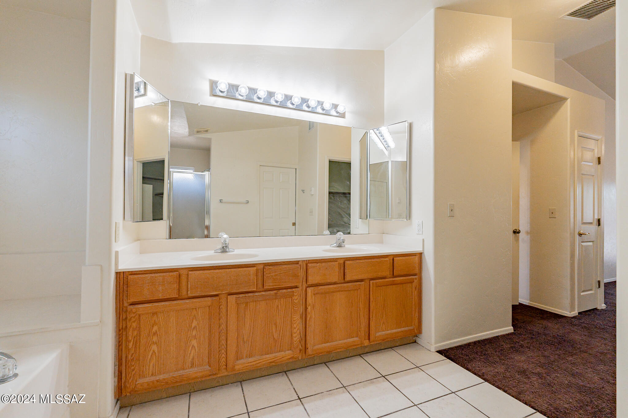 Sonrisa (1-121) - Residential Lease