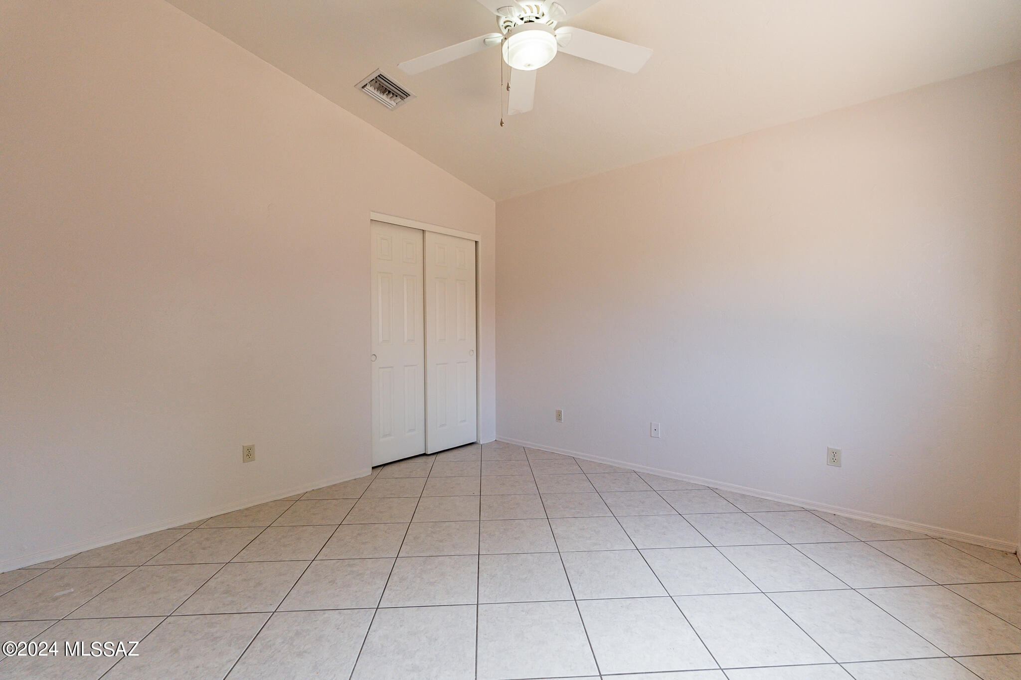 Sonrisa (1-121) - Residential Lease