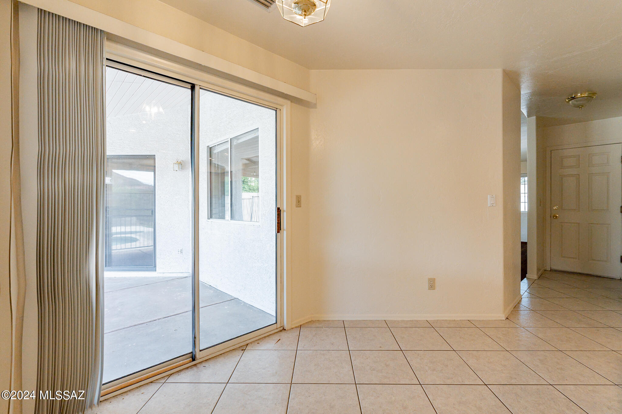 Sonrisa (1-121) - Residential Lease