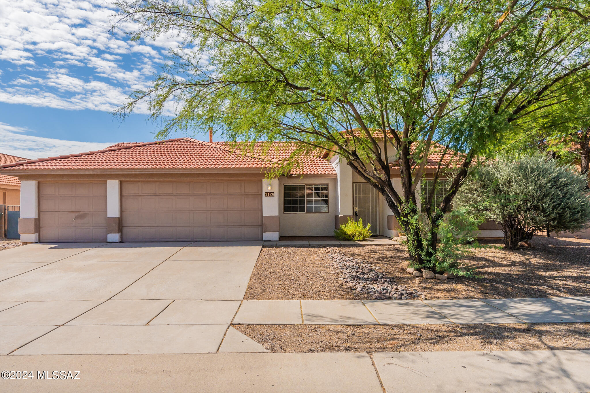 Sonrisa (1-121) - Residential Lease