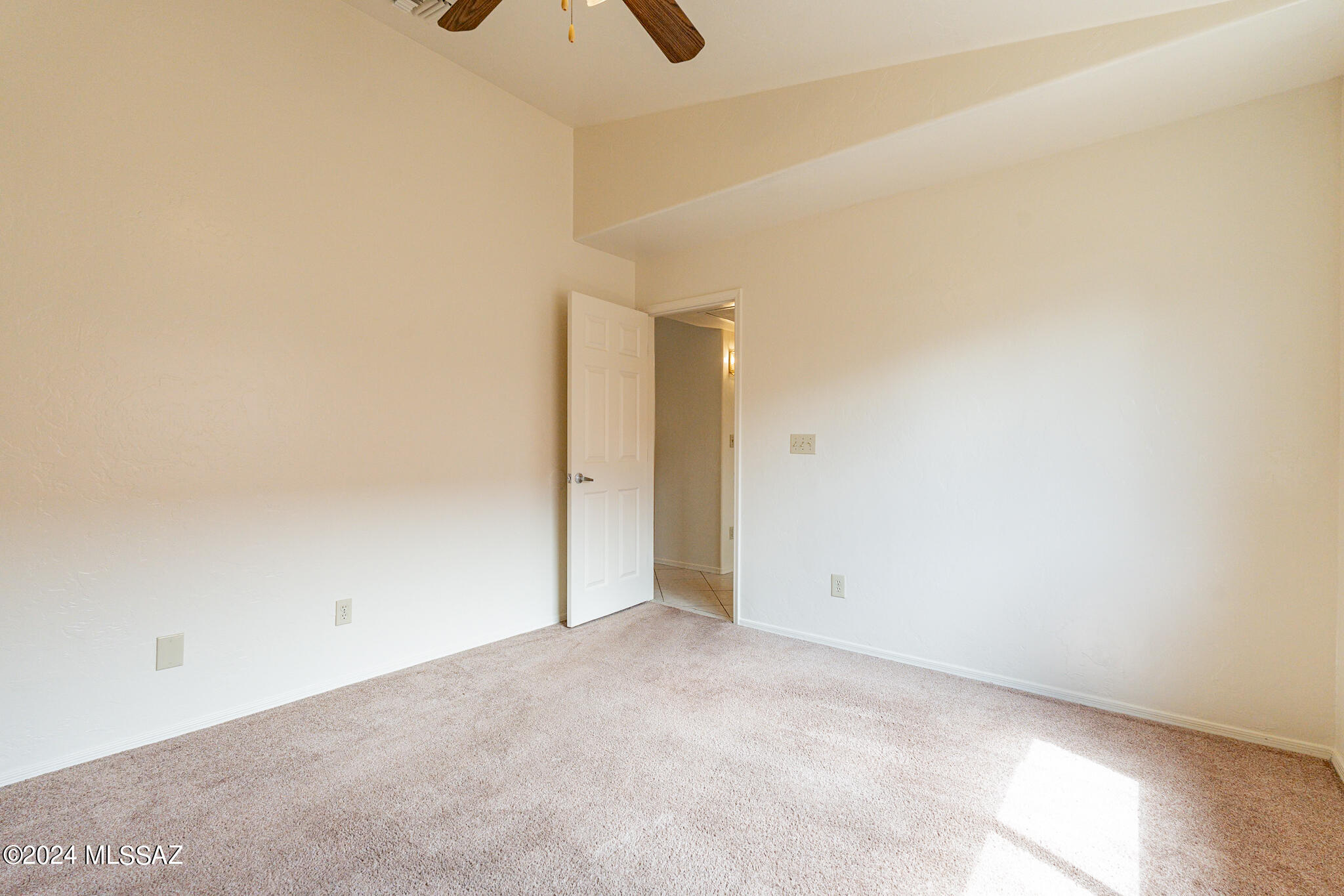 Sonrisa (1-121) - Residential Lease