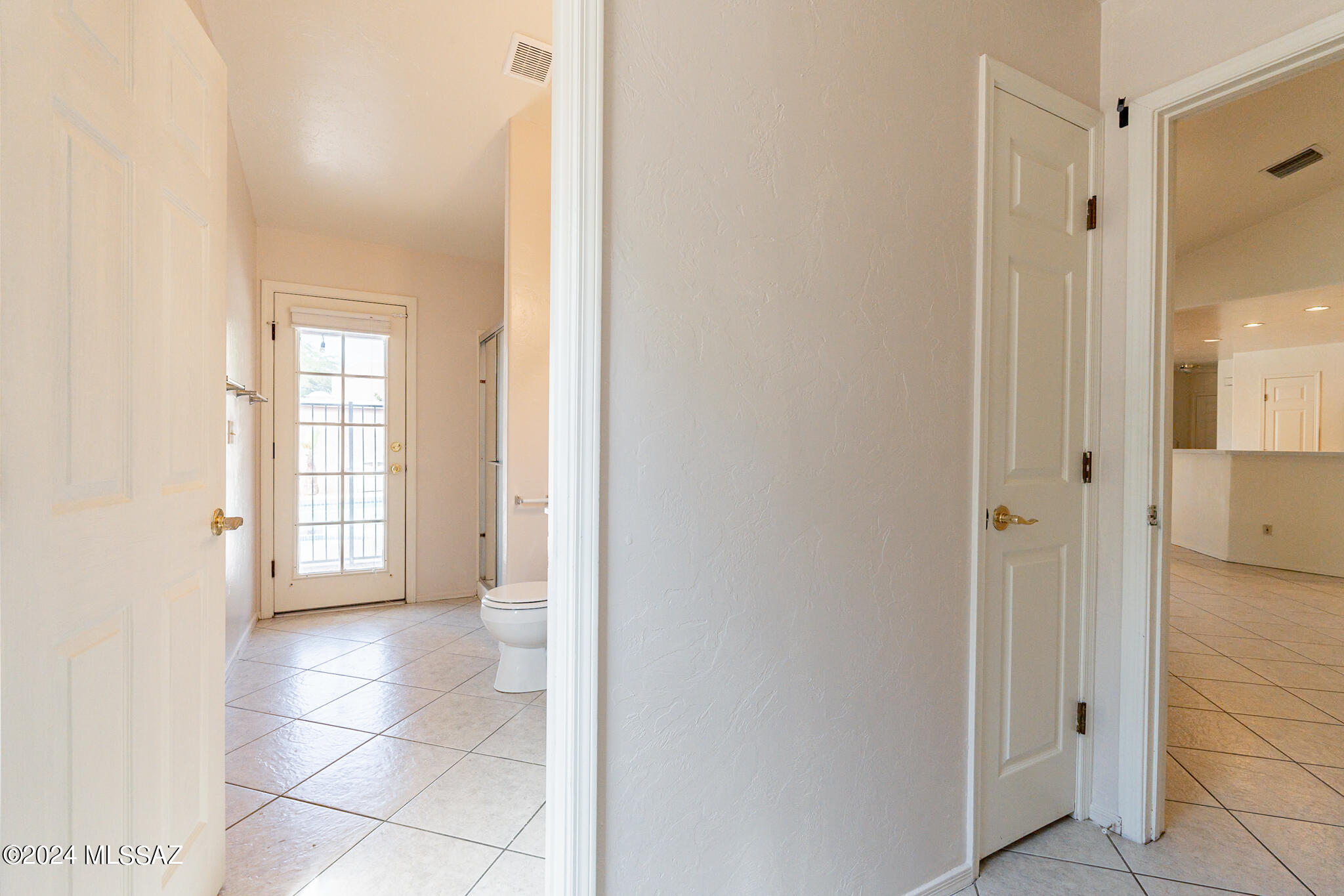 Sonrisa (1-121) - Residential Lease