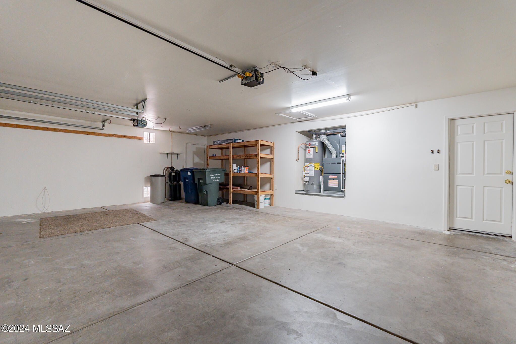 Sonrisa (1-121) - Residential Lease
