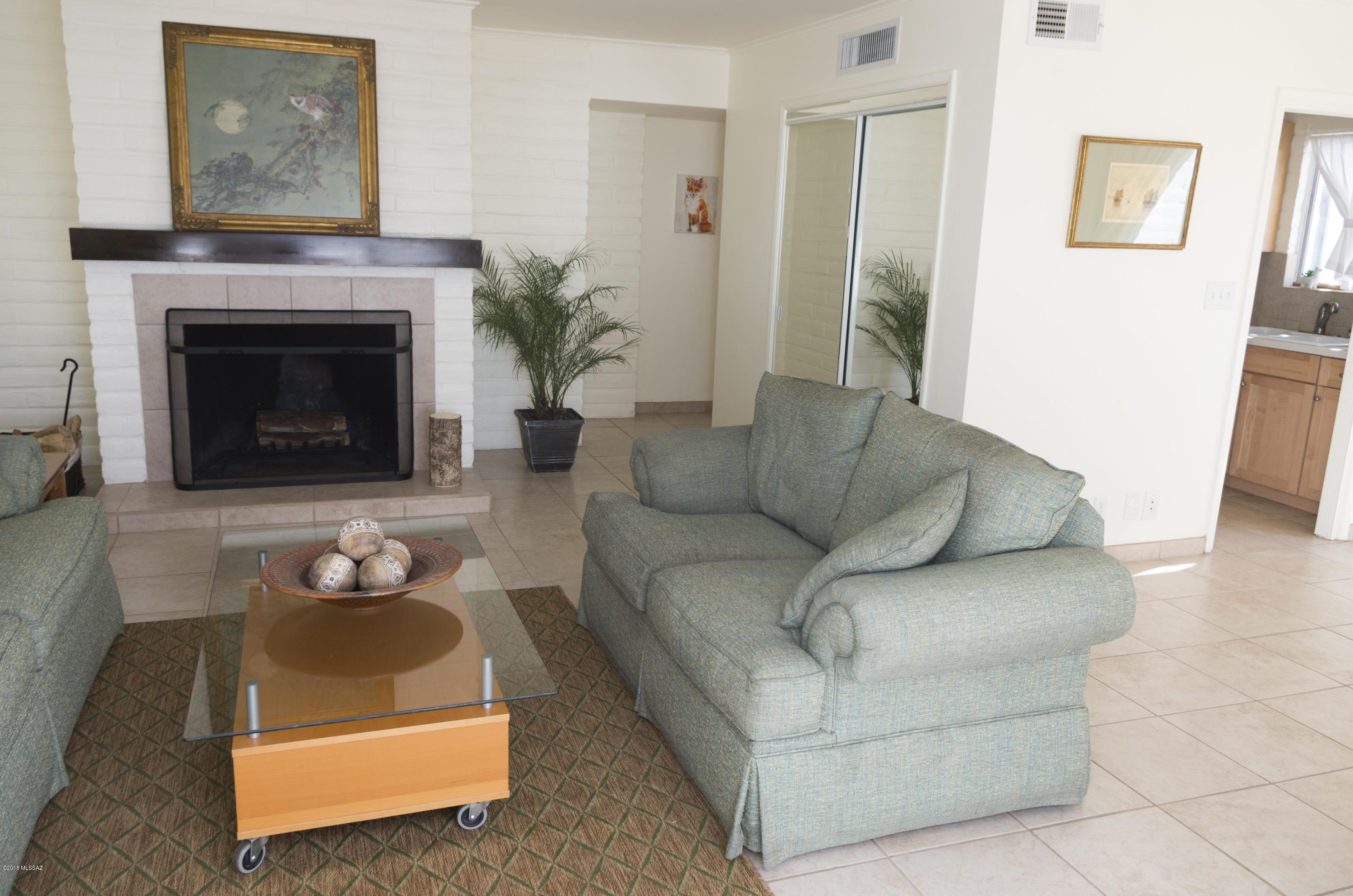 Las Lomitas (1) - Residential