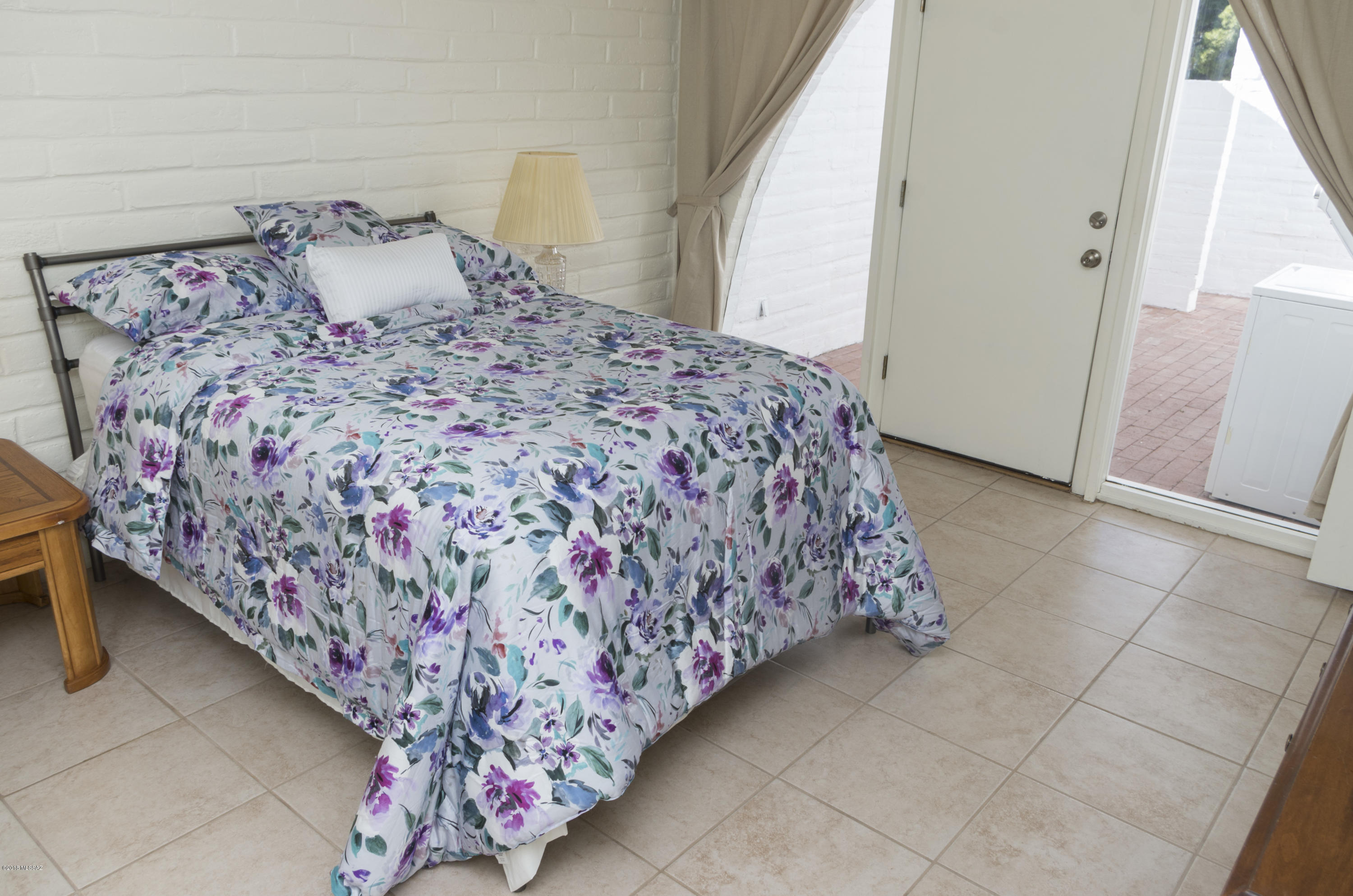 Las Lomitas (1) - Residential