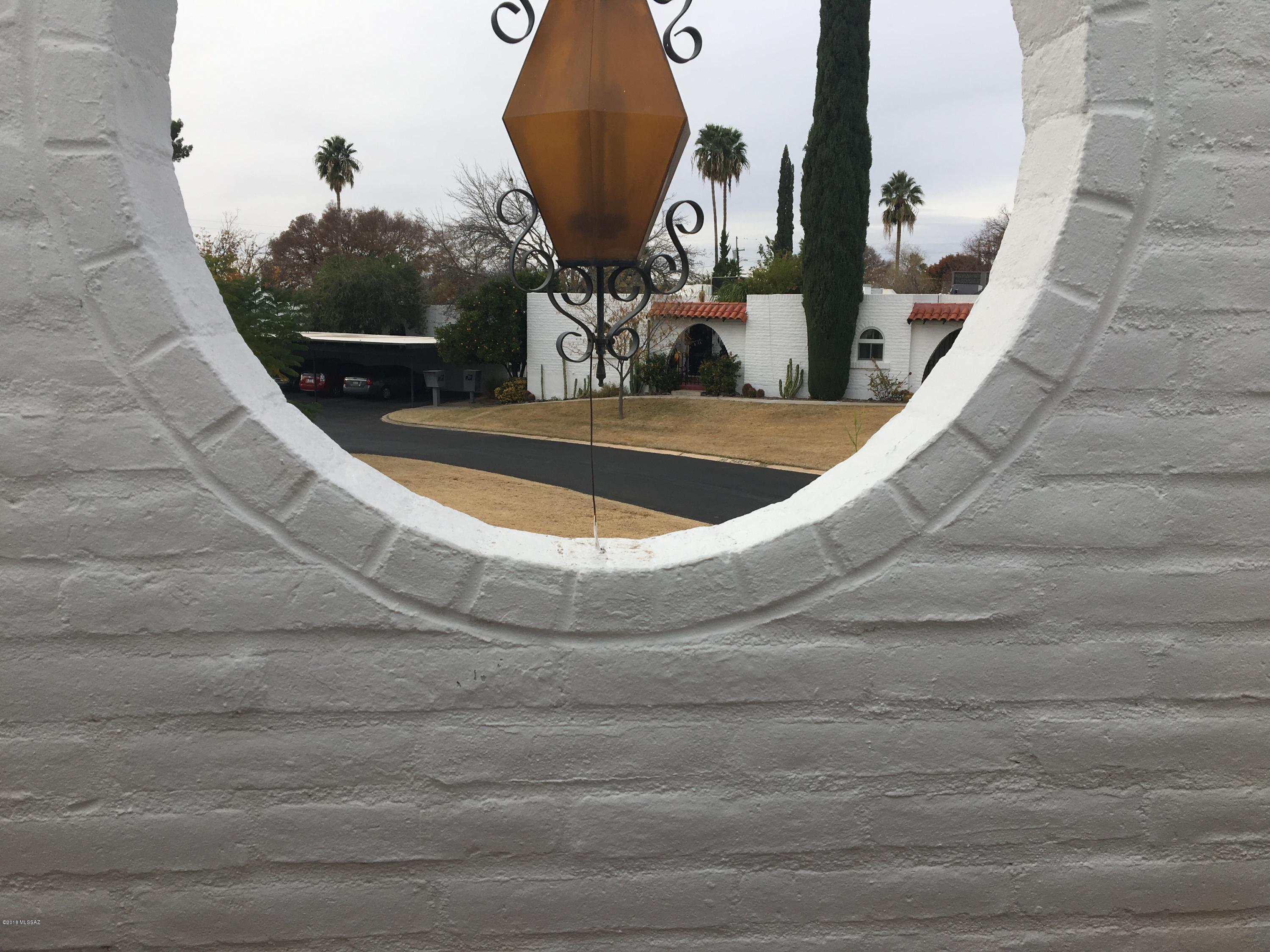 Las Lomitas (1) - Residential