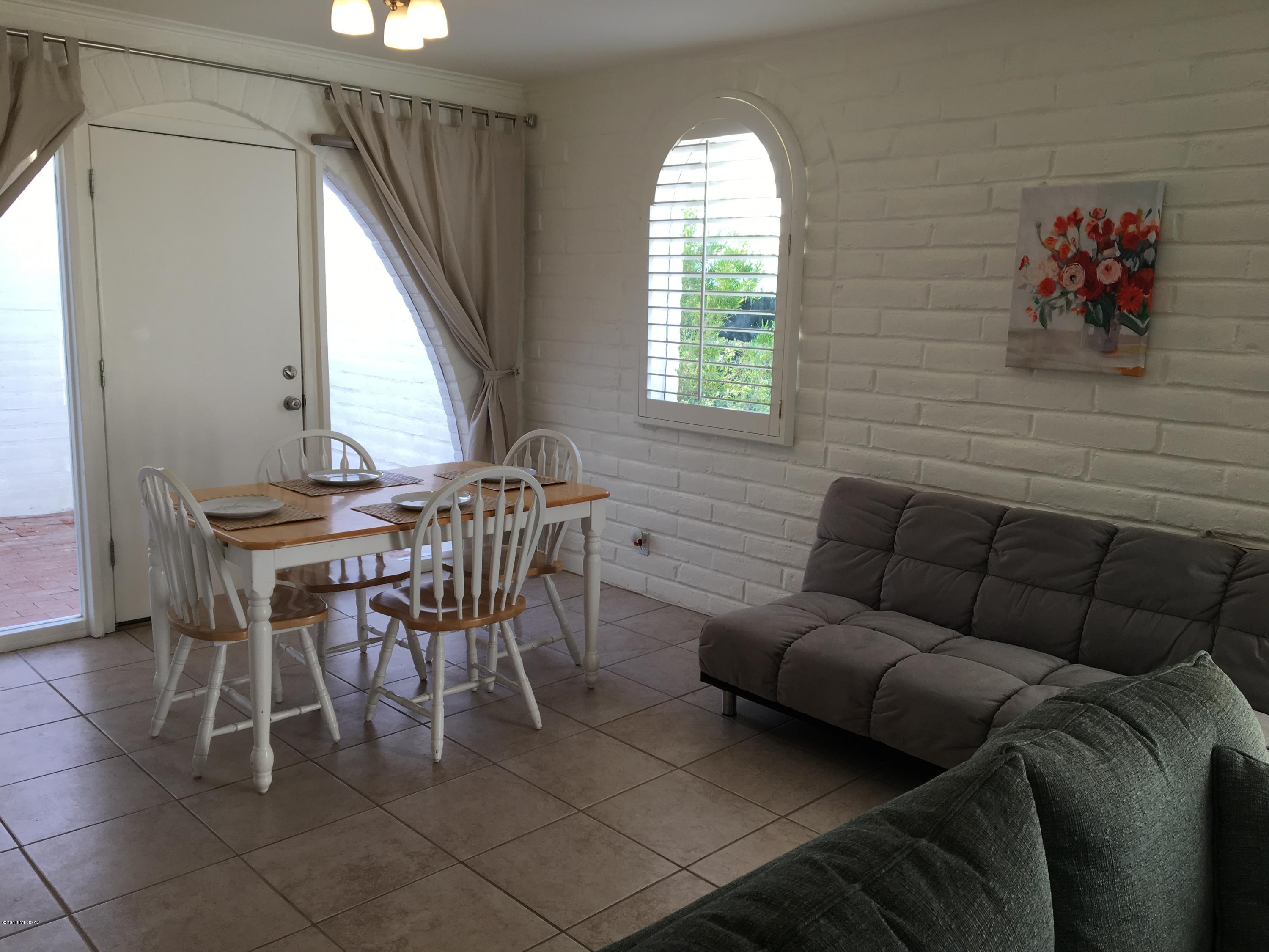 Las Lomitas (1) - Residential