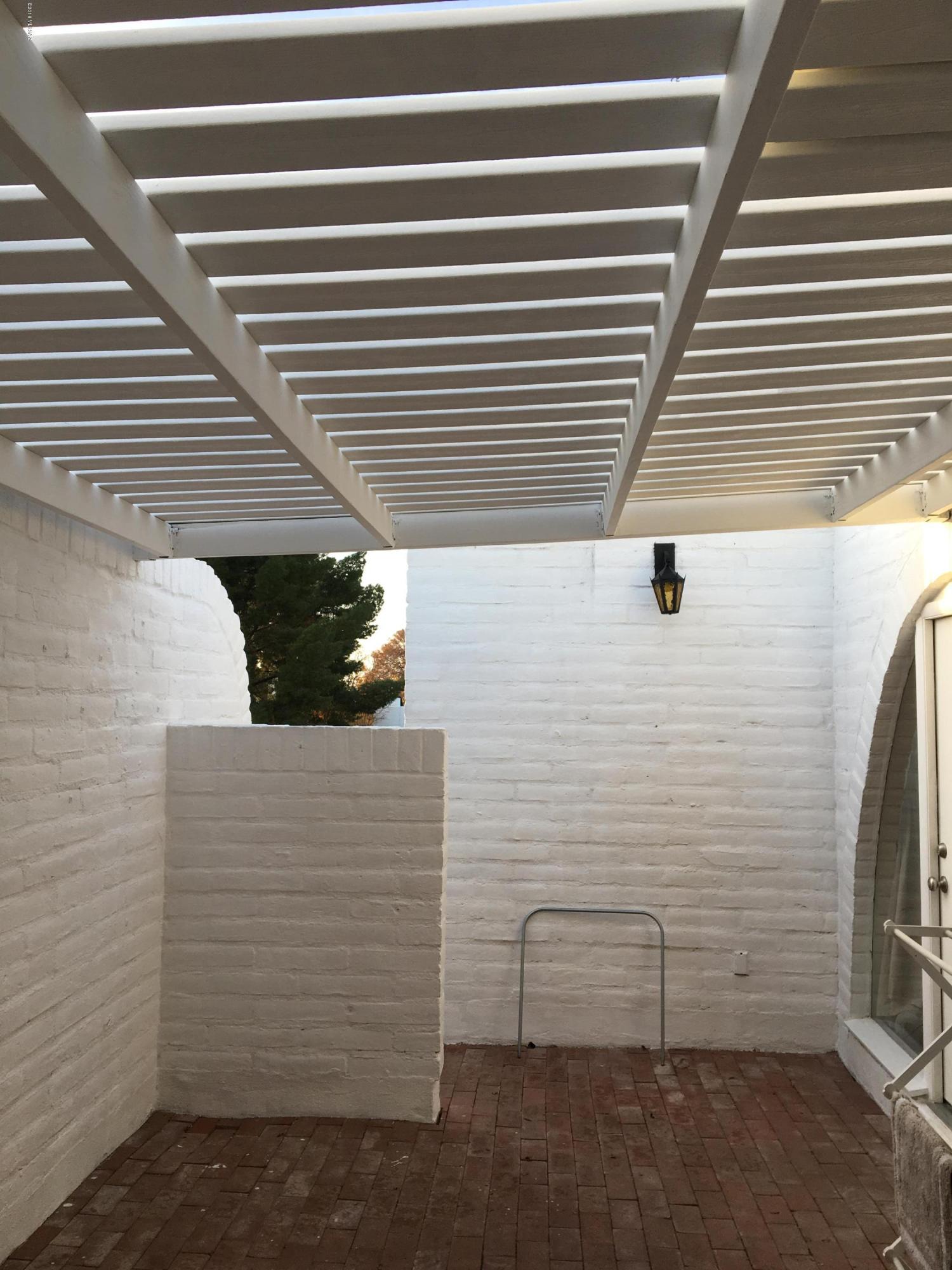 Las Lomitas (1) - Residential