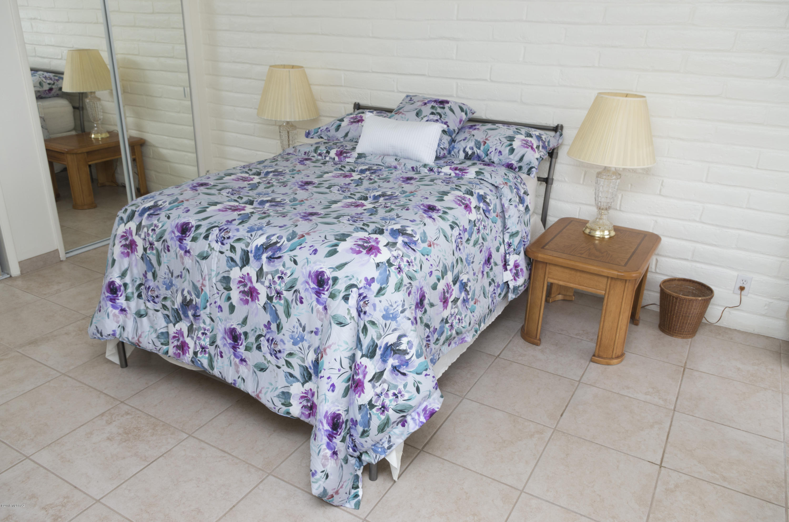 Las Lomitas (1) - Residential
