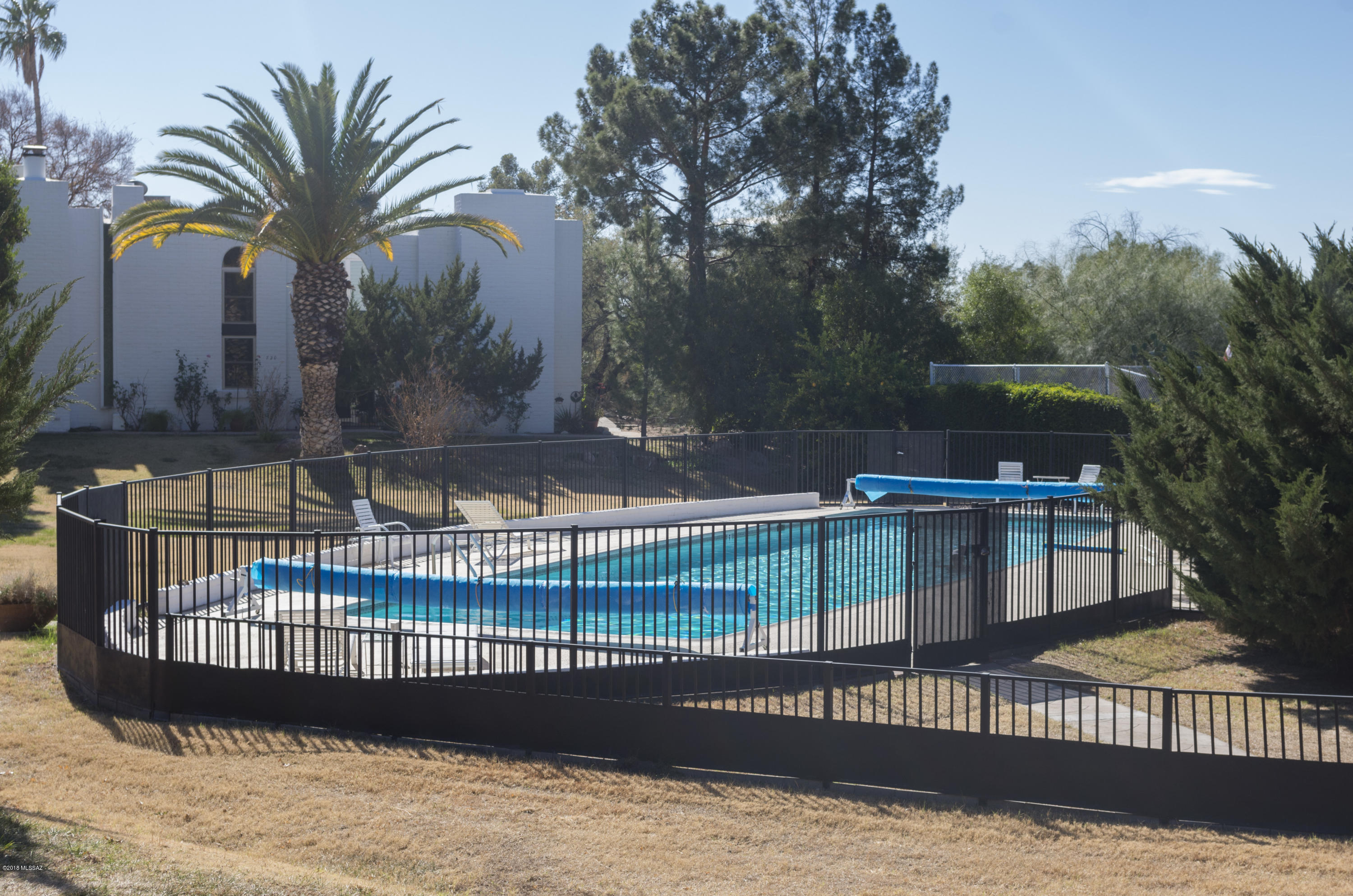 Las Lomitas (1) - Residential