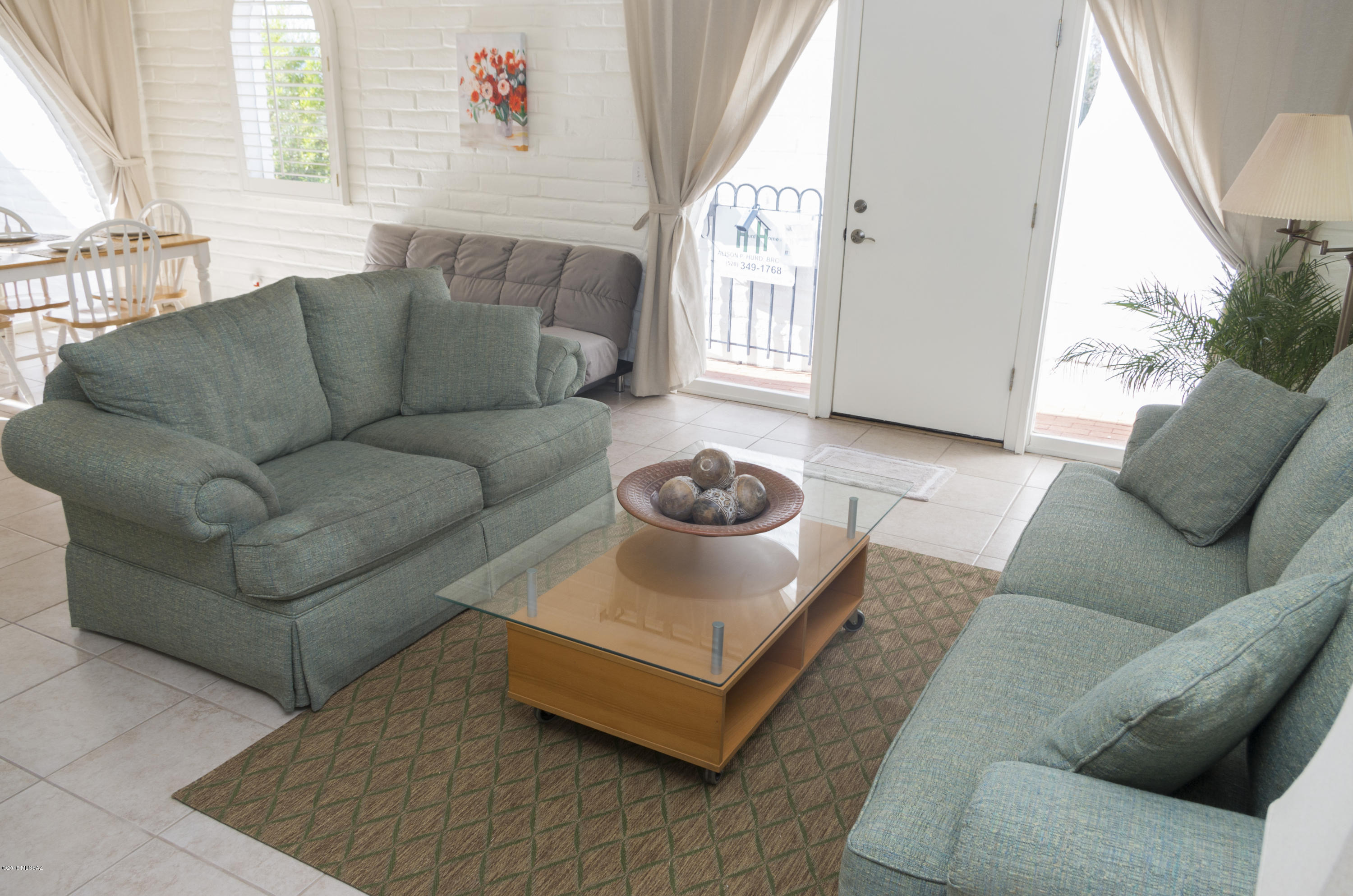 Las Lomitas (1) - Residential