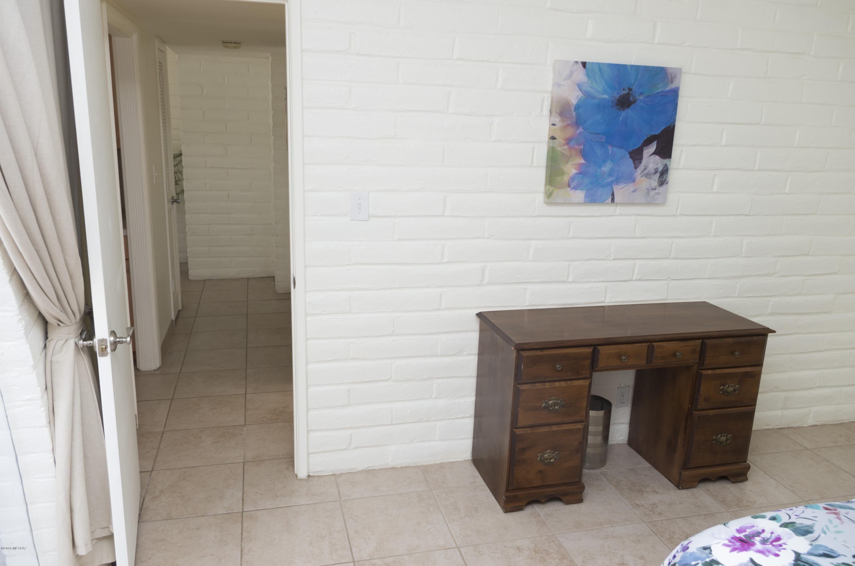 Las Lomitas (1) - Residential