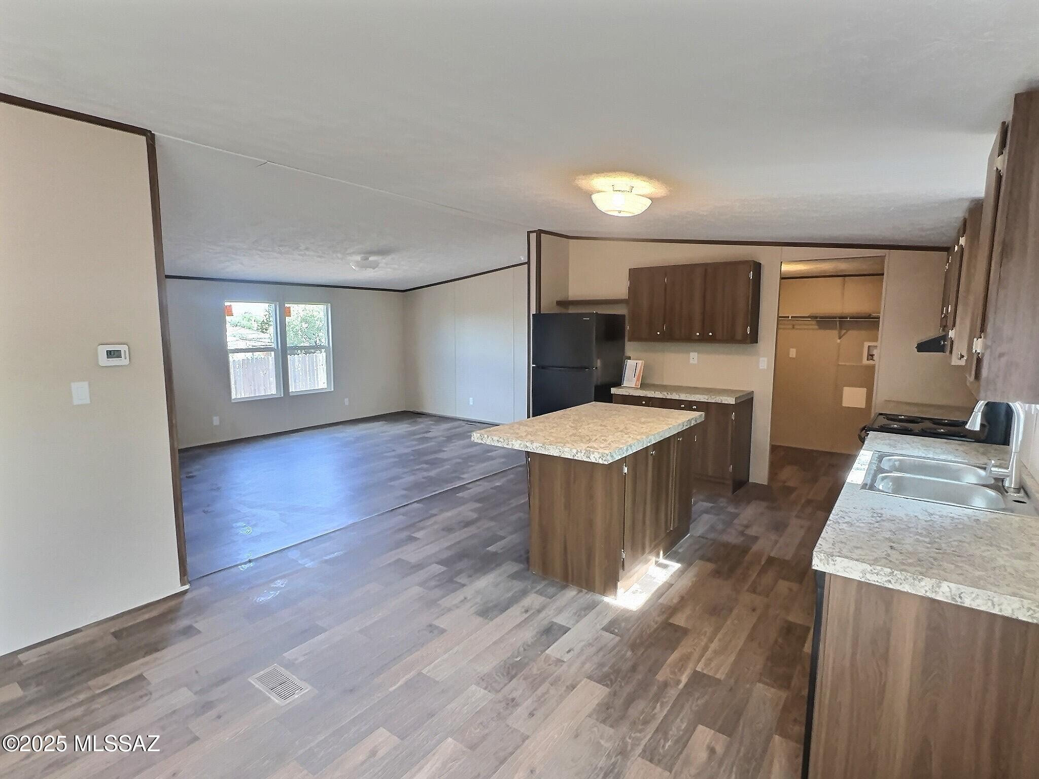 Mescal Lakes - Residential