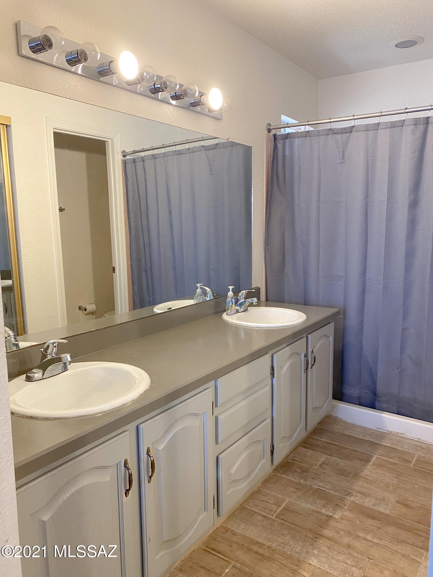 Country Highlands (1-180) - Residential