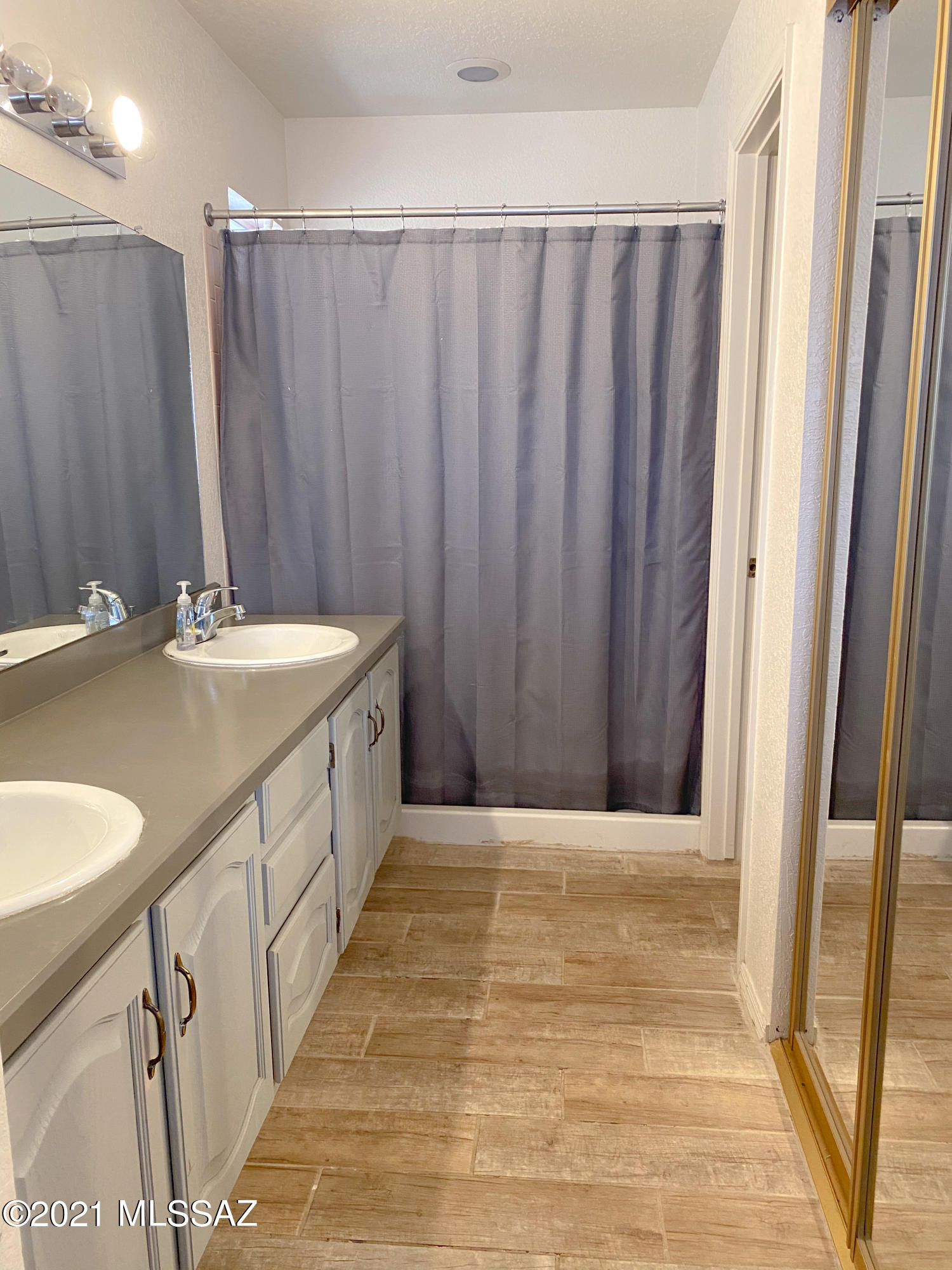 Country Highlands (1-180) - Residential