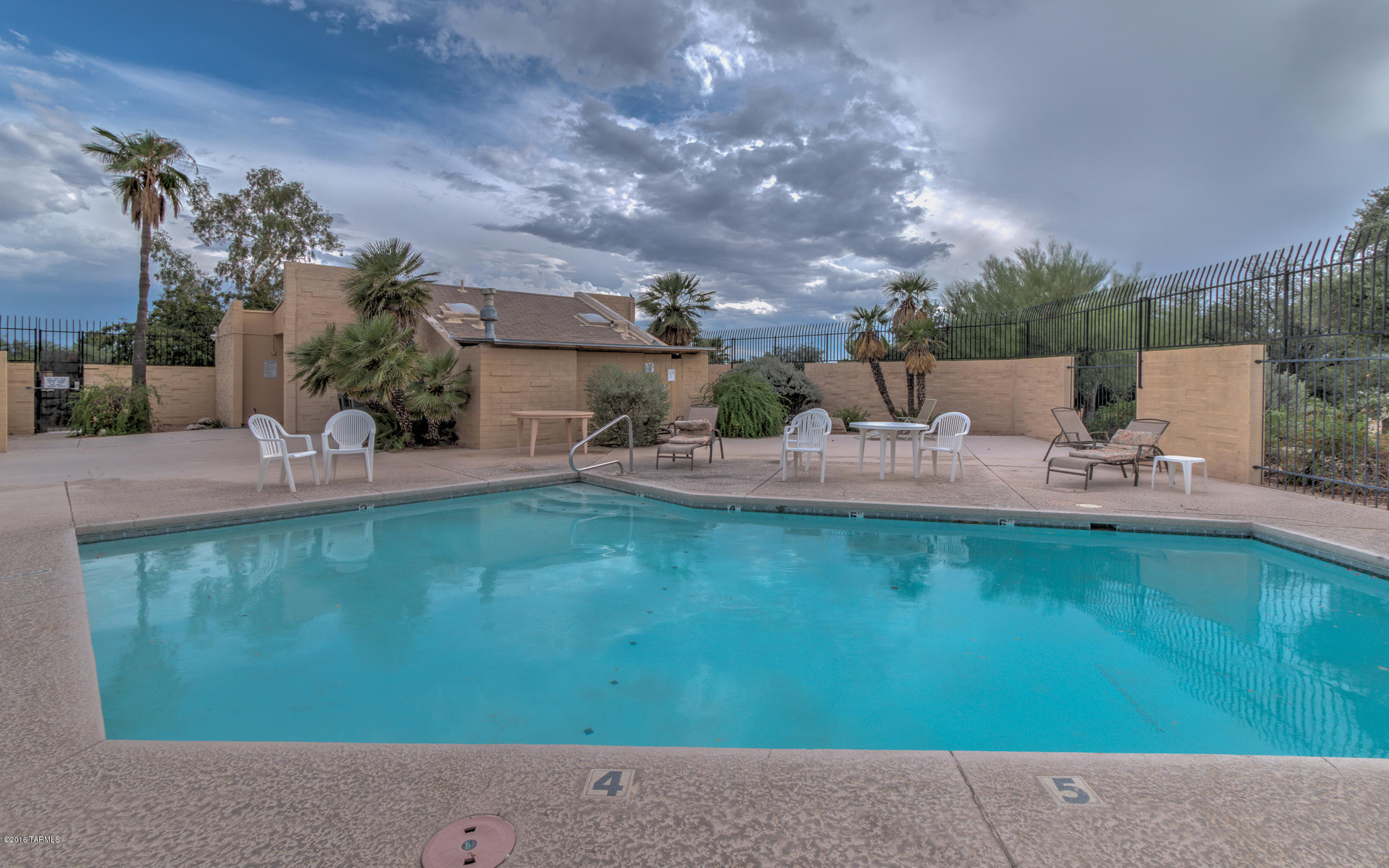 Pantano Townhomes (1-118) - Residential