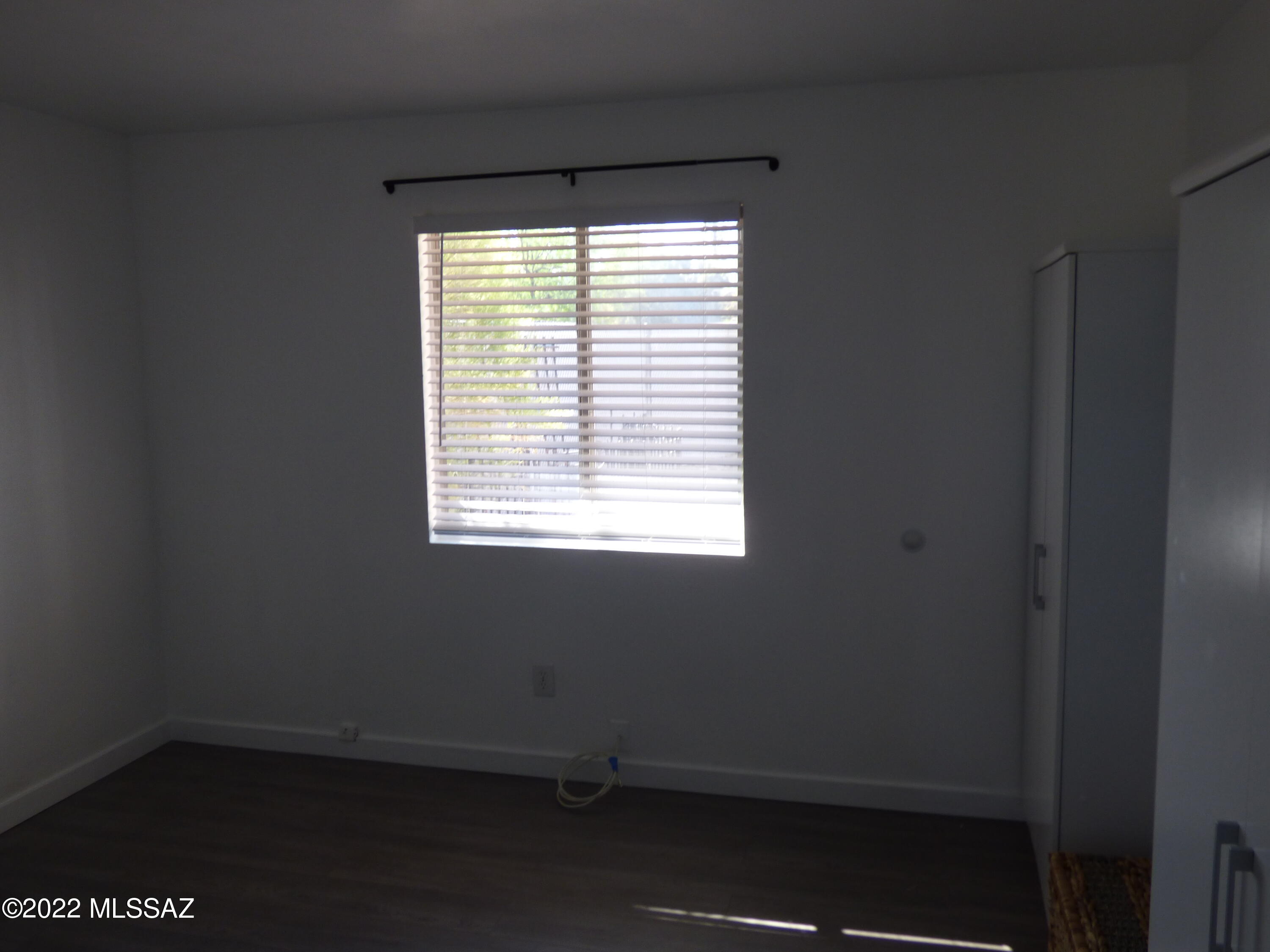 Valley View East NO. 8 (1-38) - Residential Lease