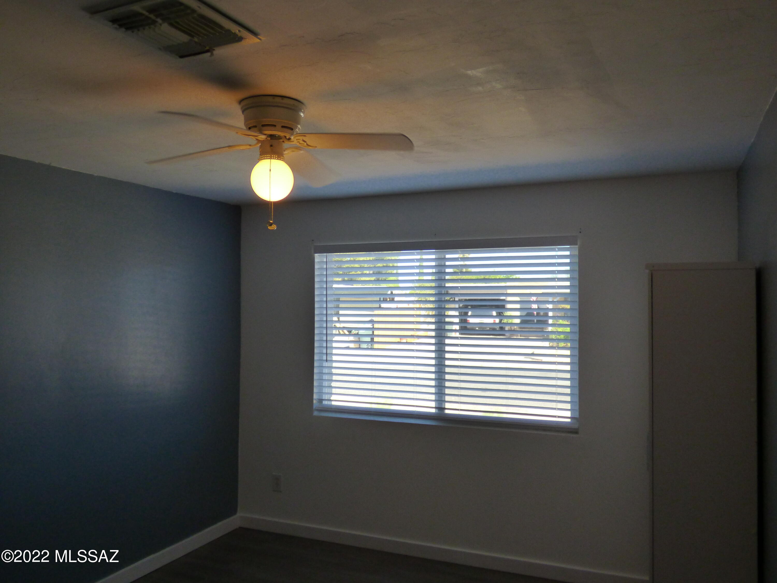 Valley View East NO. 8 (1-38) - Residential Lease