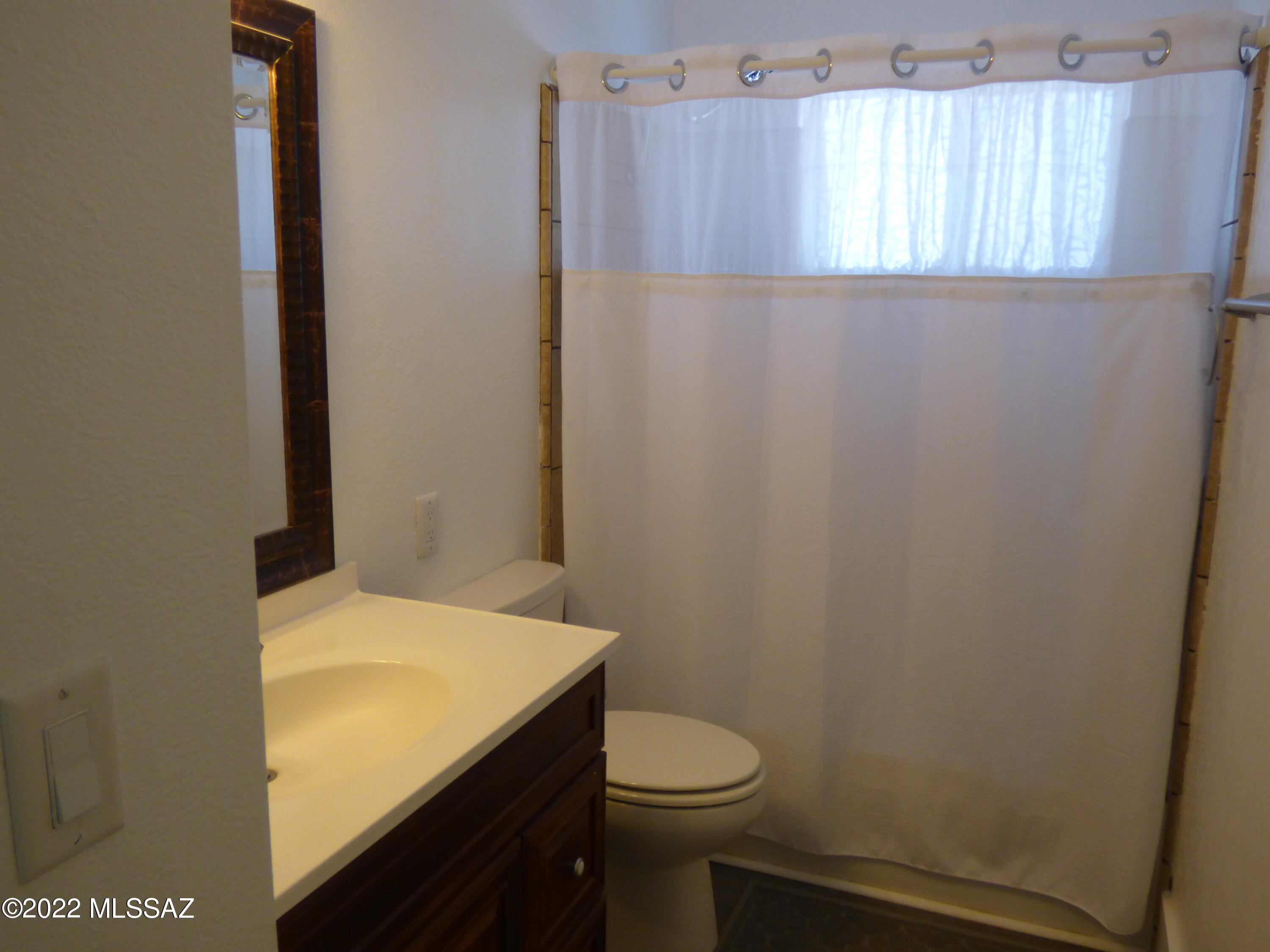 Valley View East NO. 8 (1-38) - Residential Lease