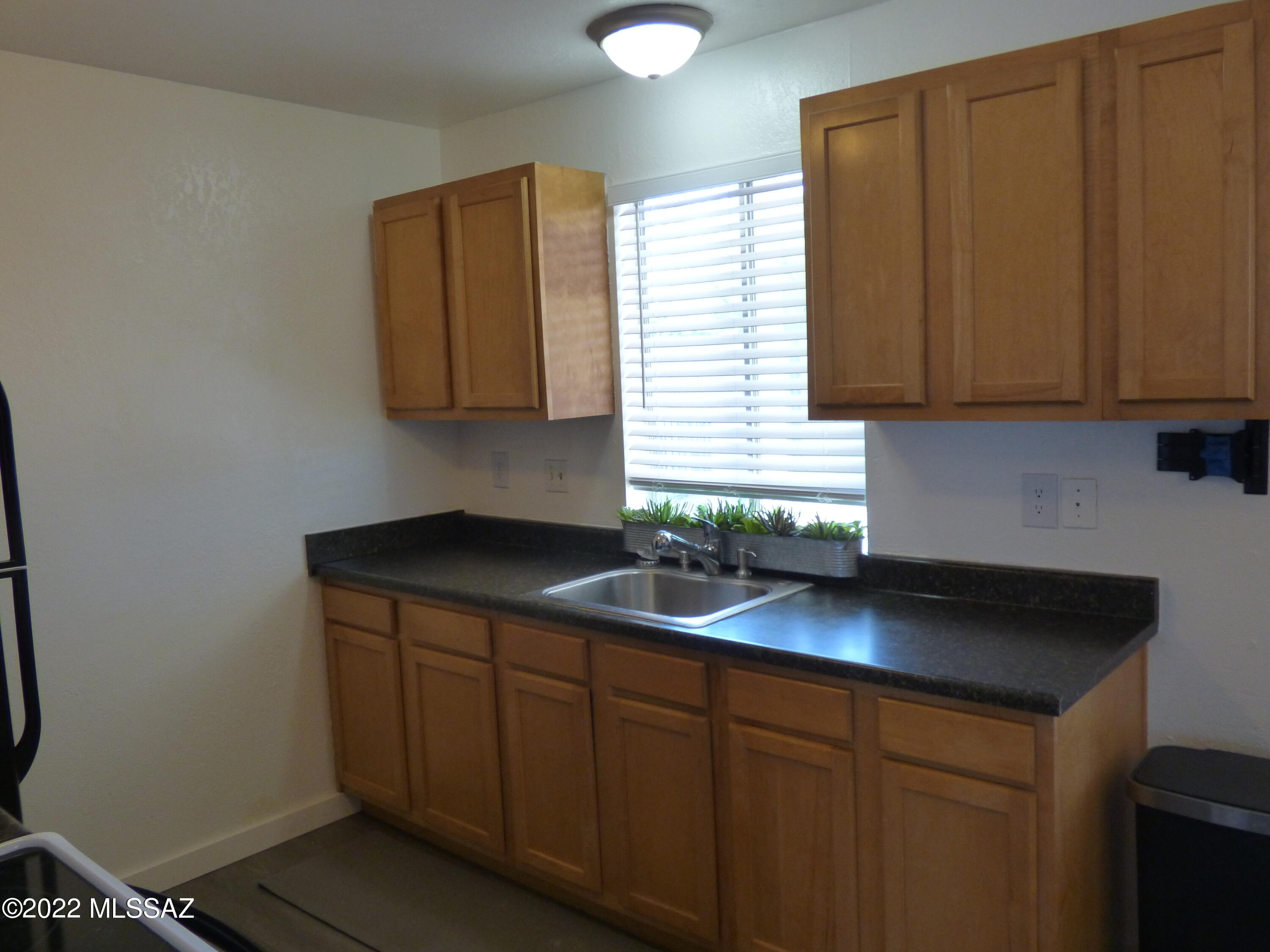 Valley View East NO. 8 (1-38) - Residential Lease