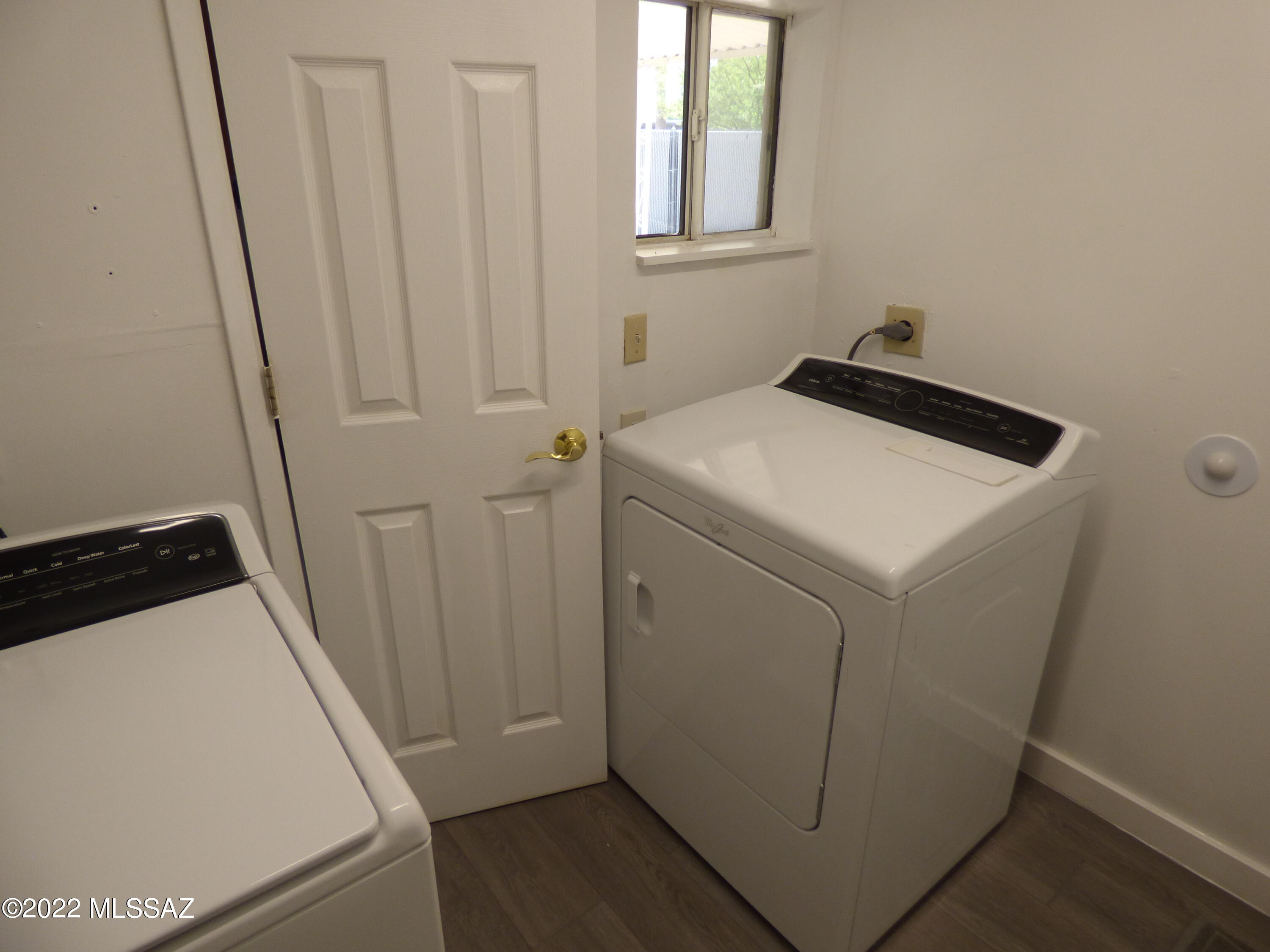 Valley View East NO. 8 (1-38) - Residential Lease